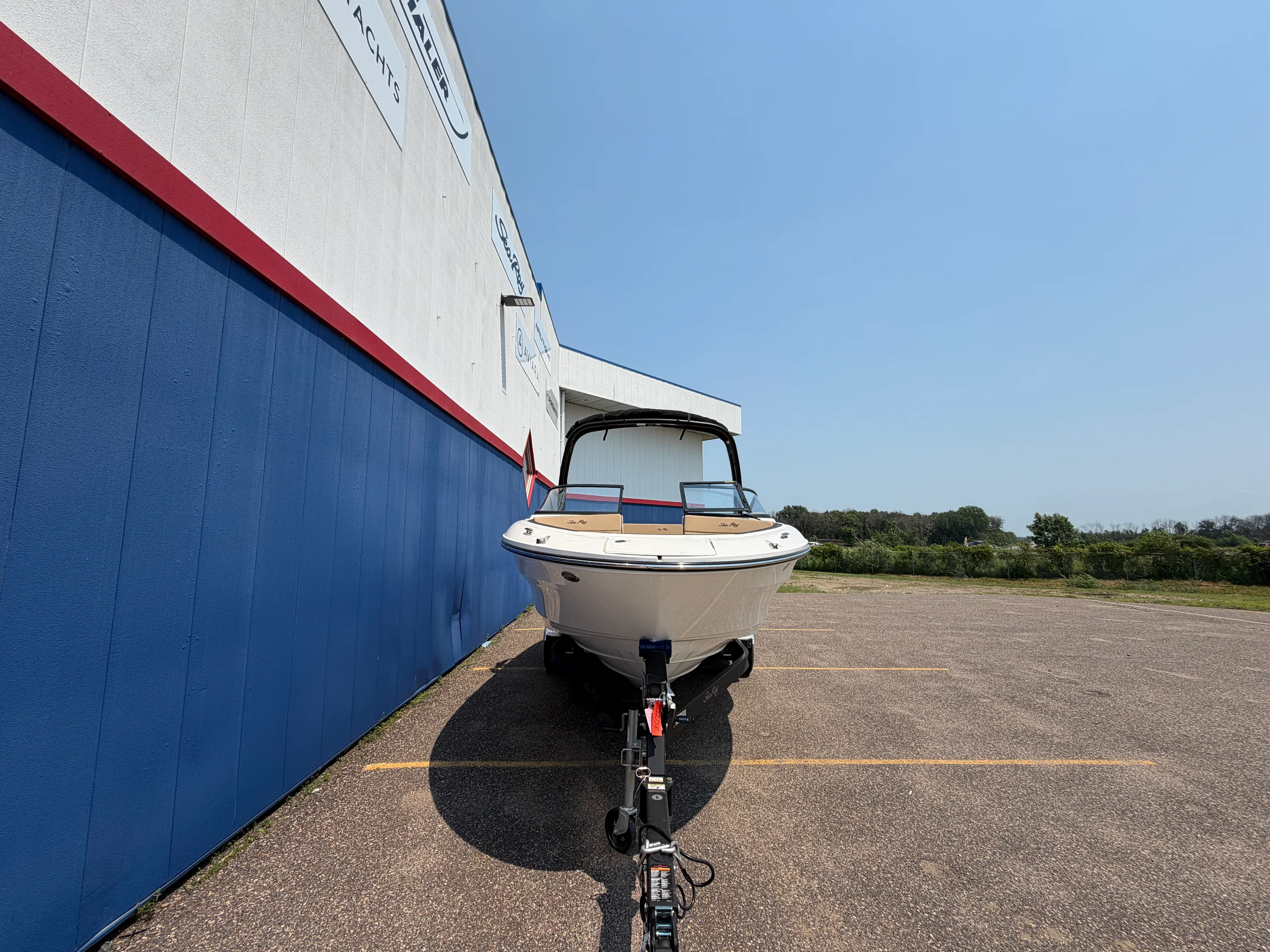 2026 Sea Ray SPX 210 Image Thumbnail #2
