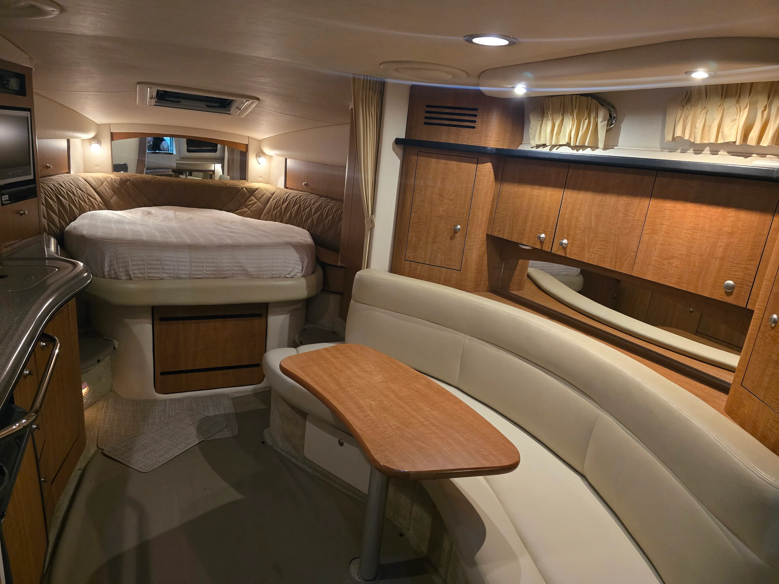2006 Sea Ray 320 Sundancer Image Thumbnail #11