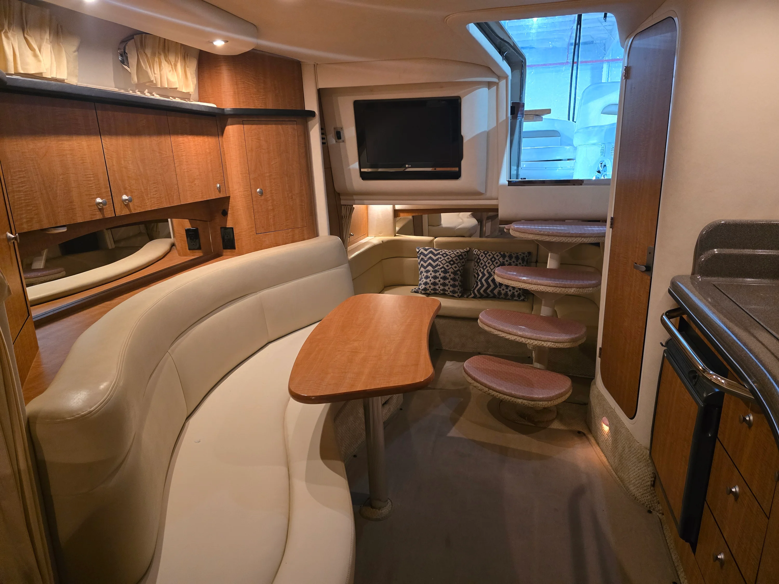 2006 Sea Ray 320 Sundancer Image Thumbnail #19