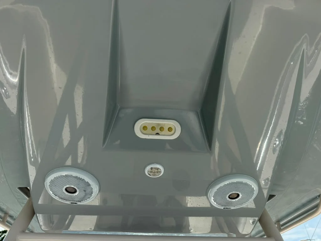 2018 Cobia 261 CENTER CONSOLE Image Thumbnail #17