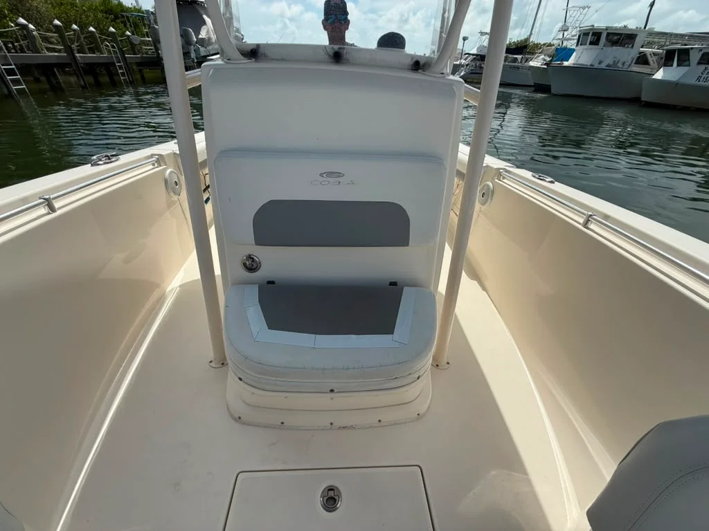 2018 Cobia 261 CENTER CONSOLE Image Thumbnail #12