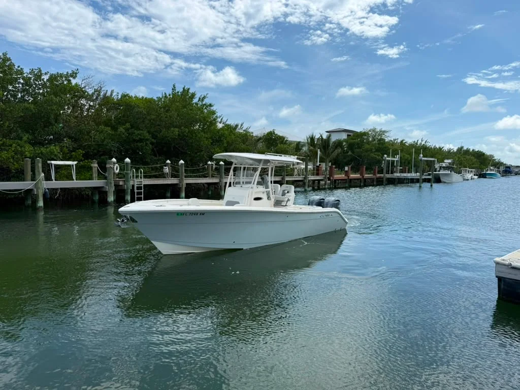 2018 Cobia 261 CENTER CONSOLE Image Thumbnail #3