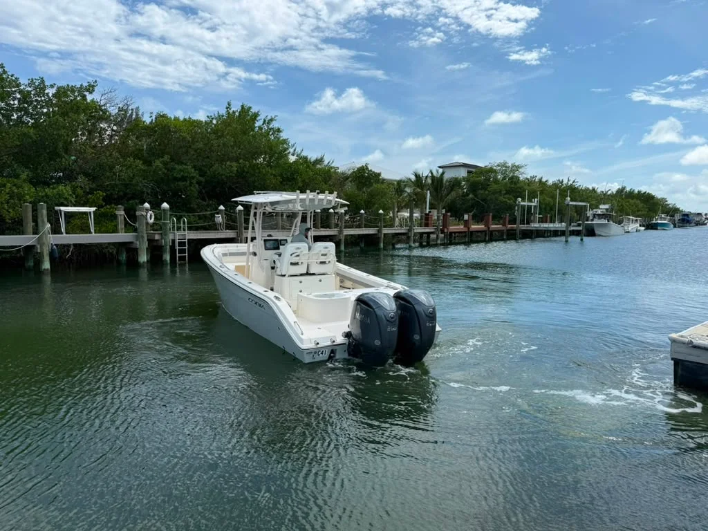 2018 Cobia 261 CENTER CONSOLE Image Thumbnail #6