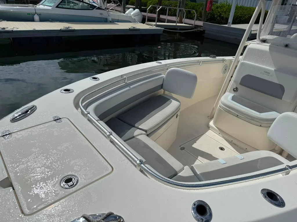 2018 Cobia 261 CENTER CONSOLE Image Thumbnail #9