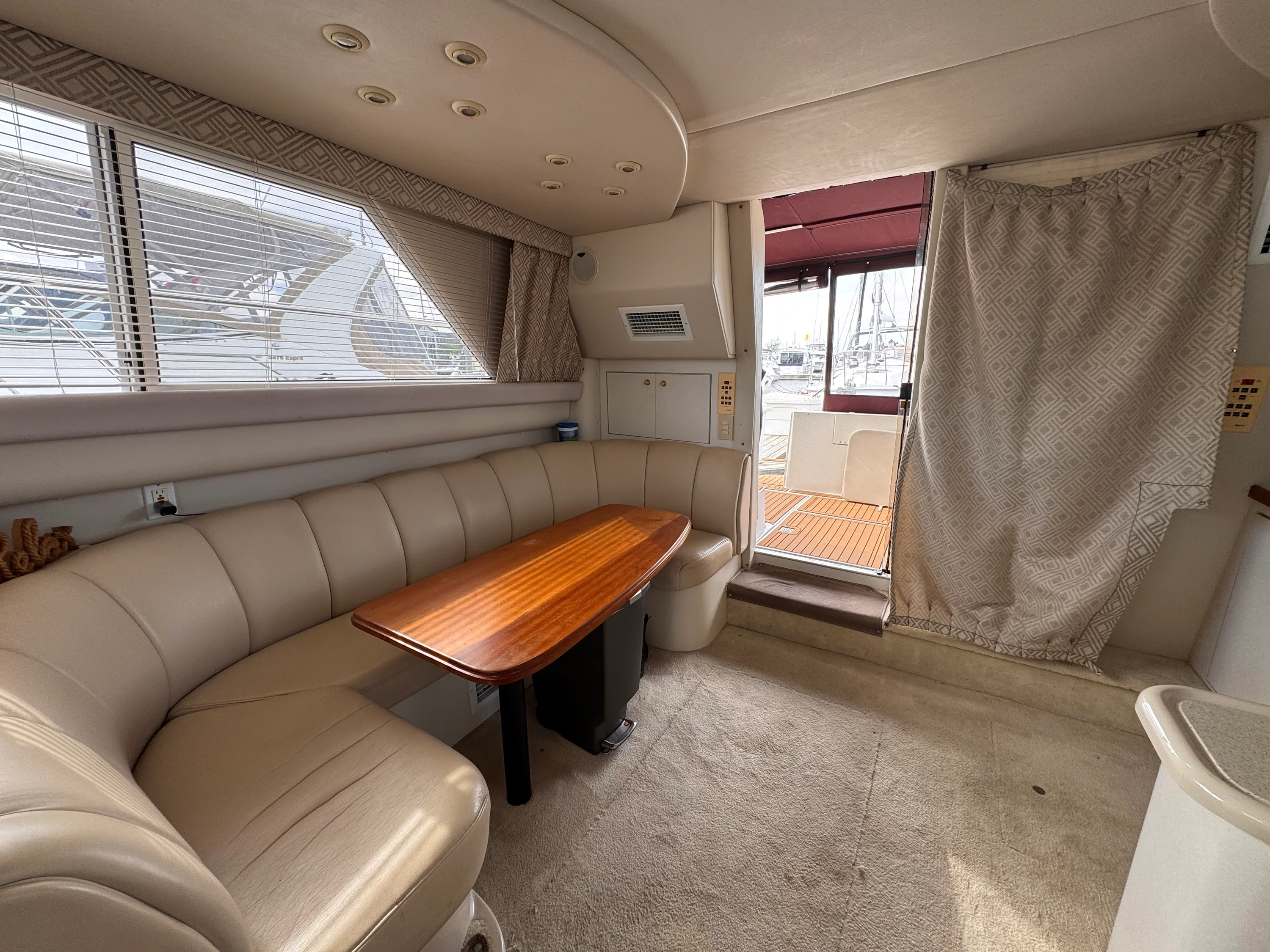 1998 Cruisers Yachts 3585 Image Thumbnail #18