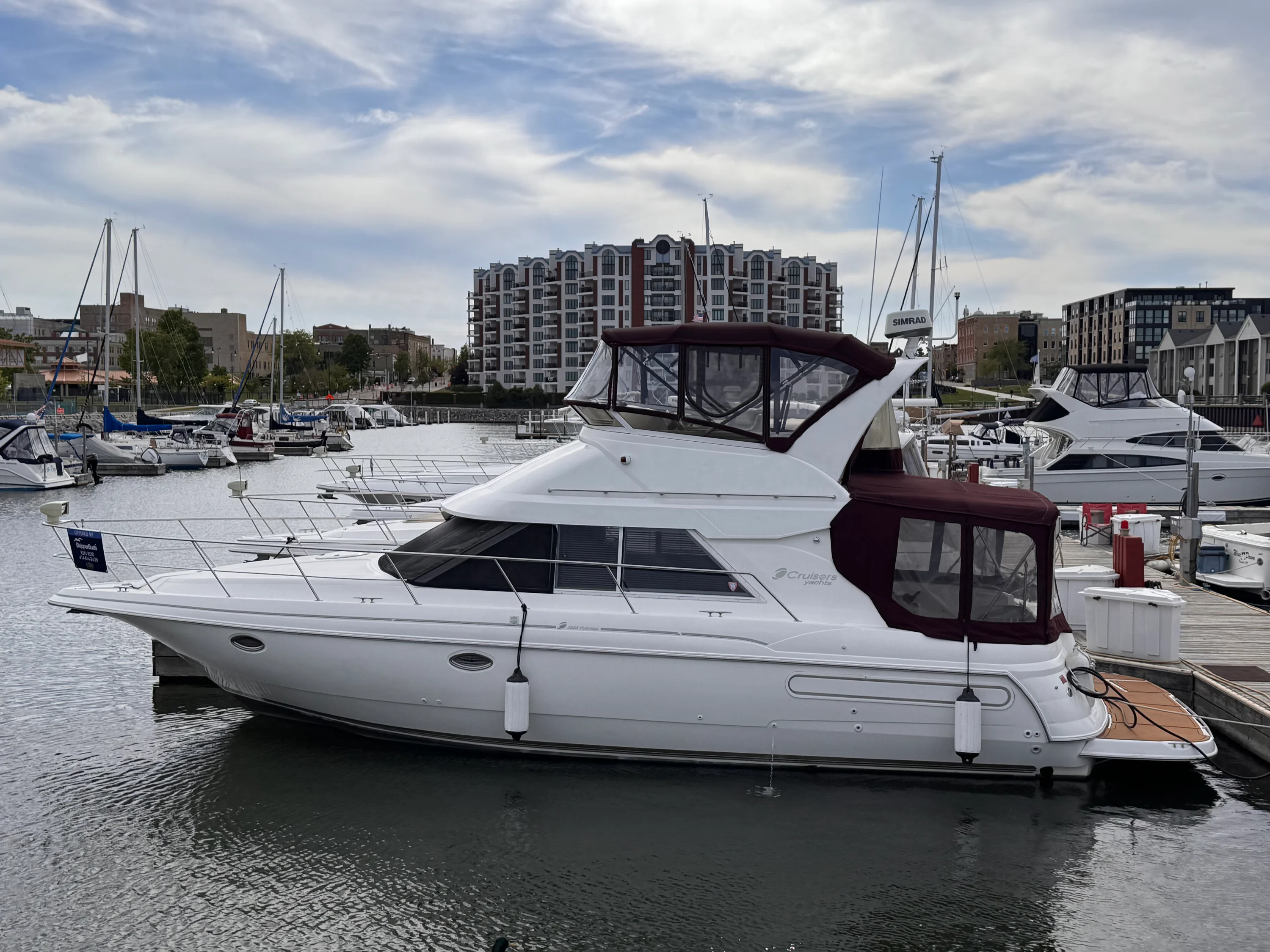 1998 Cruisers Yachts 3585 Image Thumbnail #2
