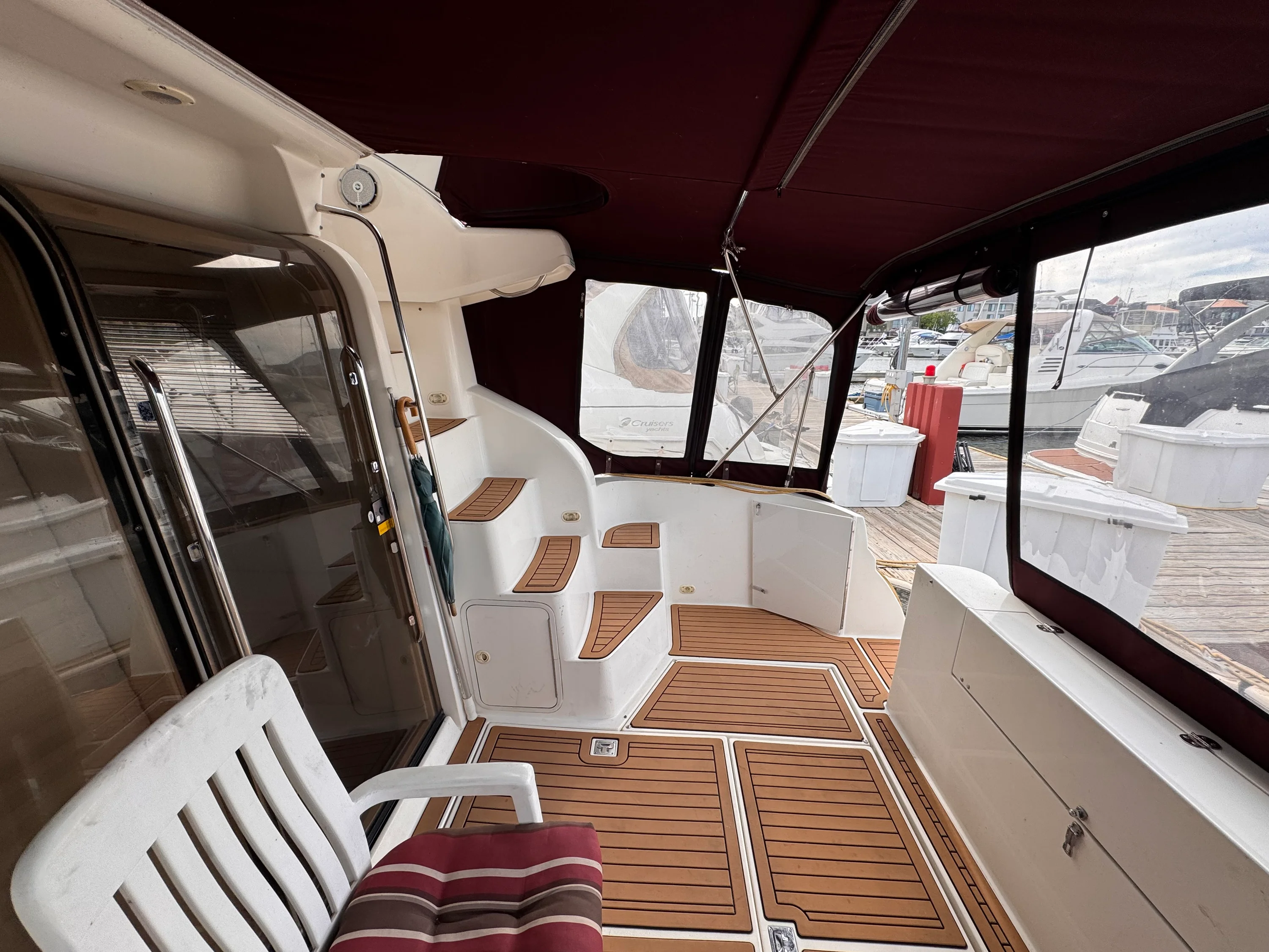 1998 Cruisers Yachts 3585 Image Thumbnail #9