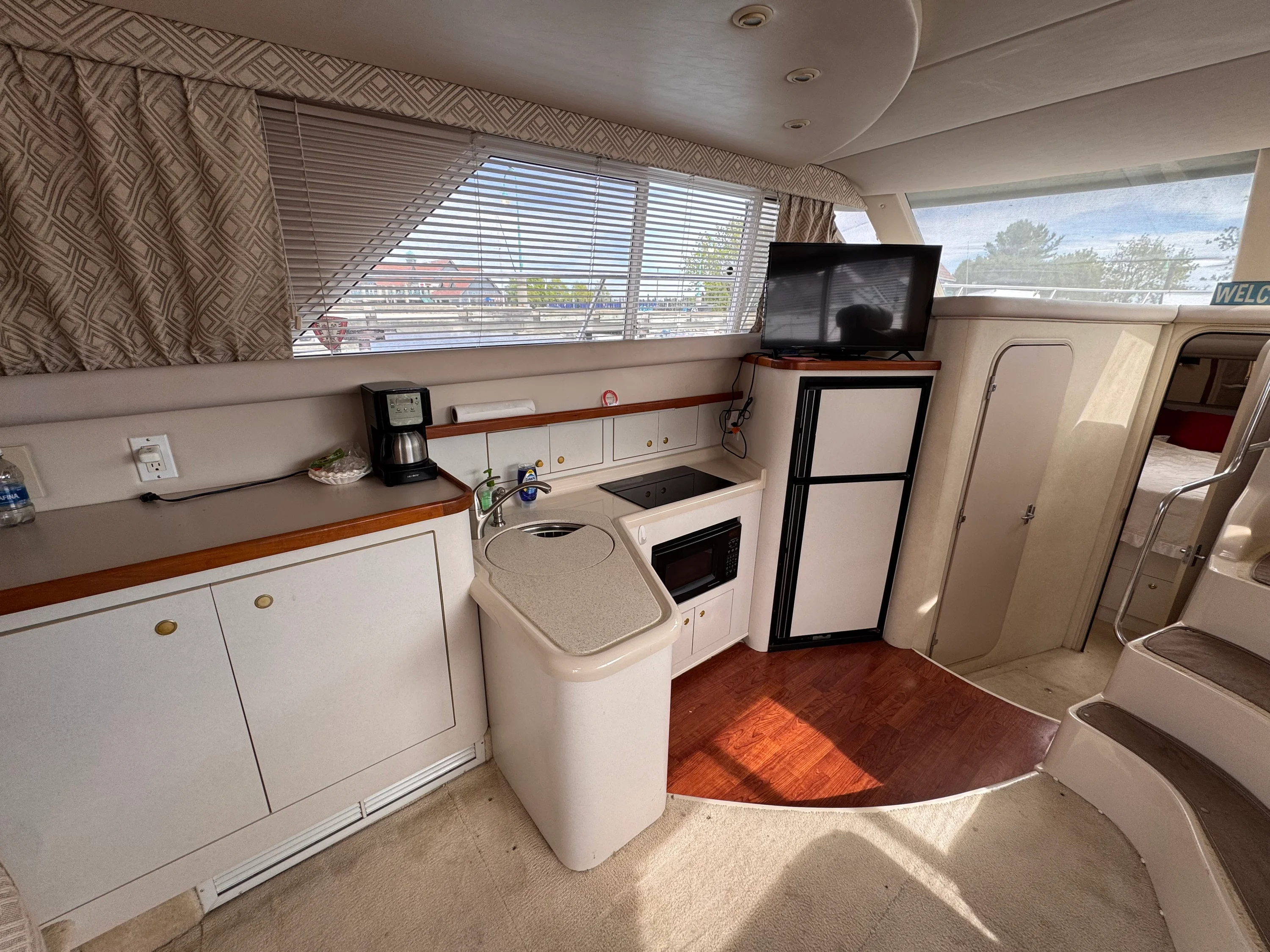 1998 Cruisers Yachts 3585 Image Thumbnail #12
