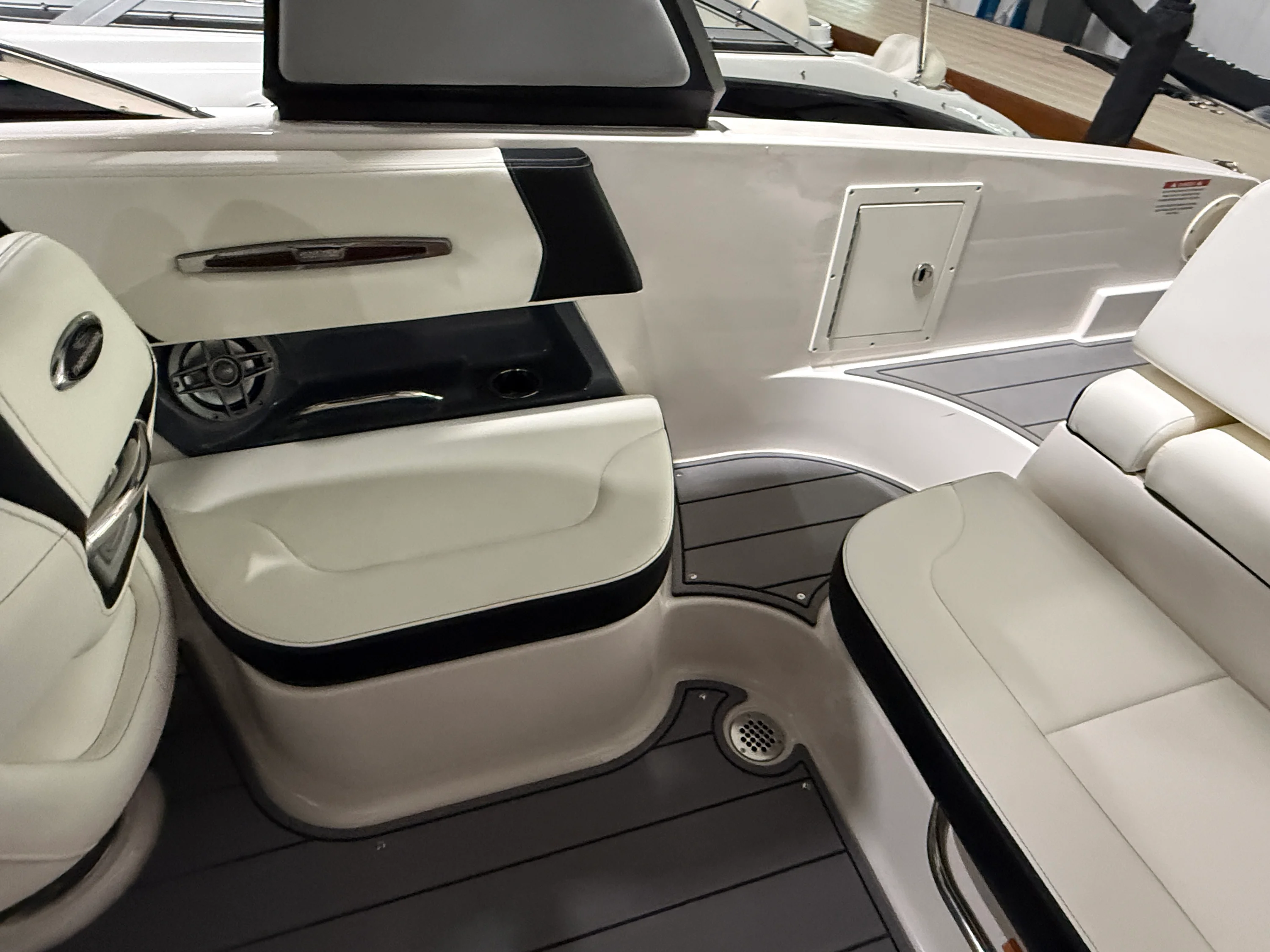 2023 Chaparral 267 SS Image Thumbnail #9