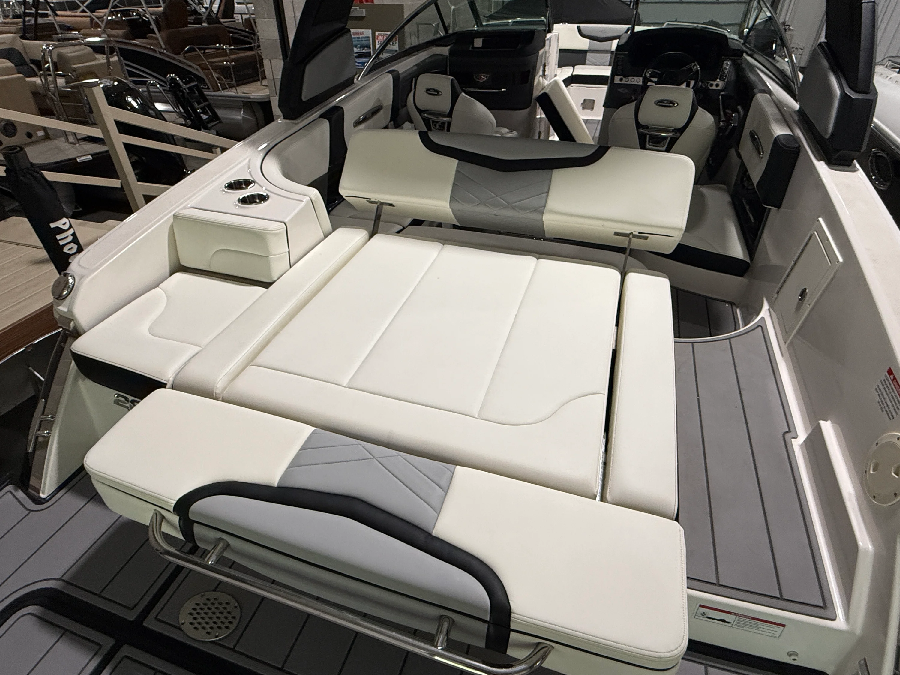2023 Chaparral 267 SS Image Thumbnail #18