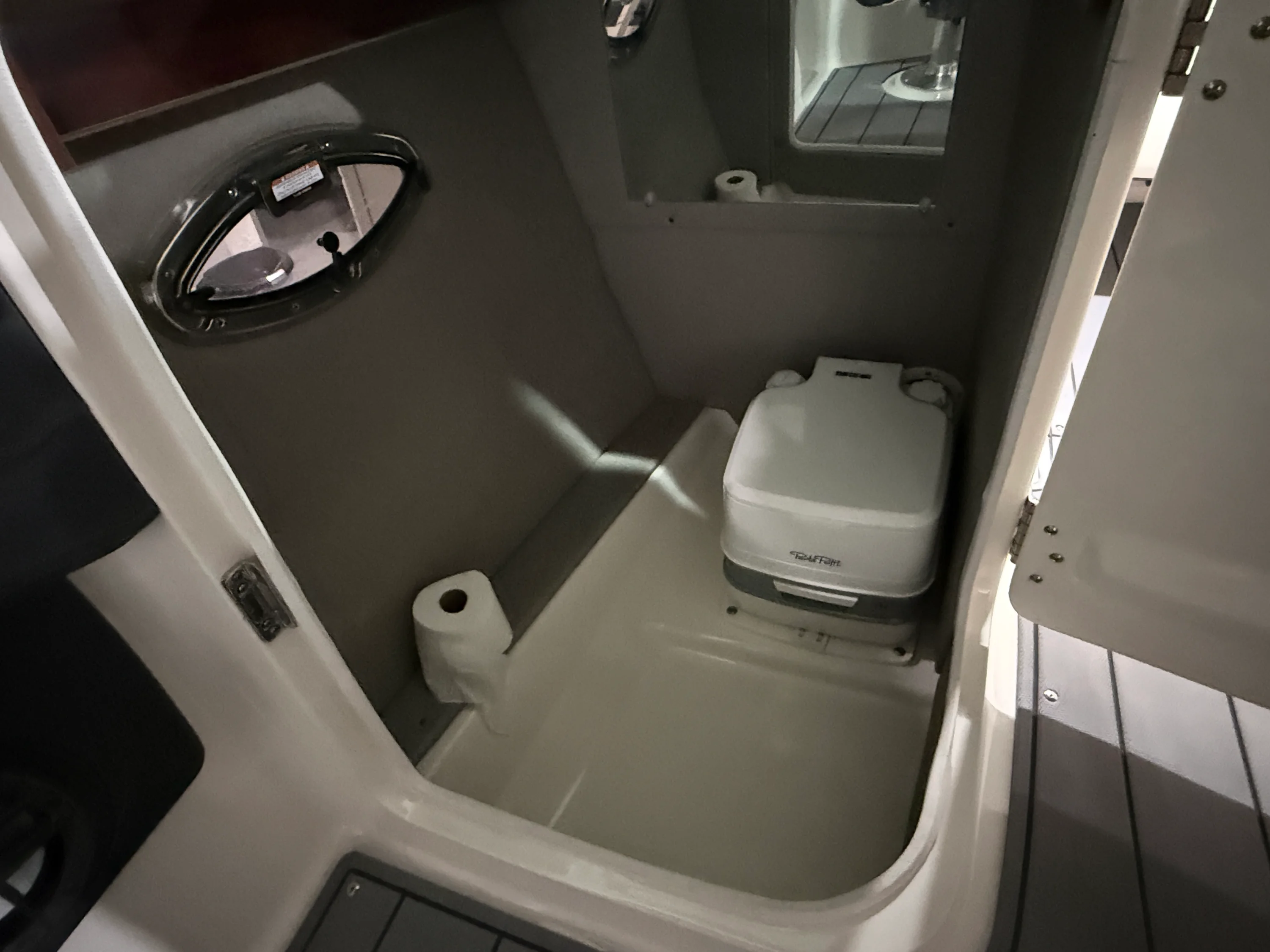 2023 Chaparral 267 SS Image Thumbnail #26