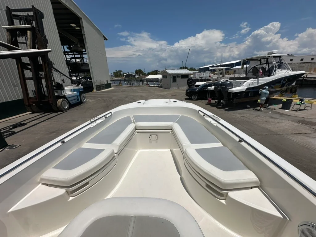 2015 Boston Whaler DAUNTLESS 270 Image Thumbnail #17