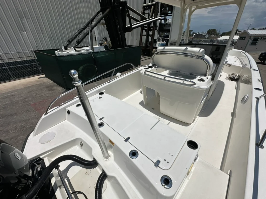 2015 Boston Whaler DAUNTLESS 270 Image Thumbnail #4