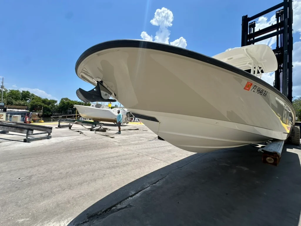 2015 Boston Whaler DAUNTLESS 270 Image Thumbnail #2