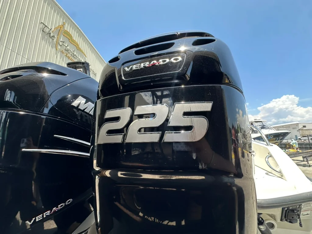 2015 Boston Whaler DAUNTLESS 270 Image Thumbnail #27