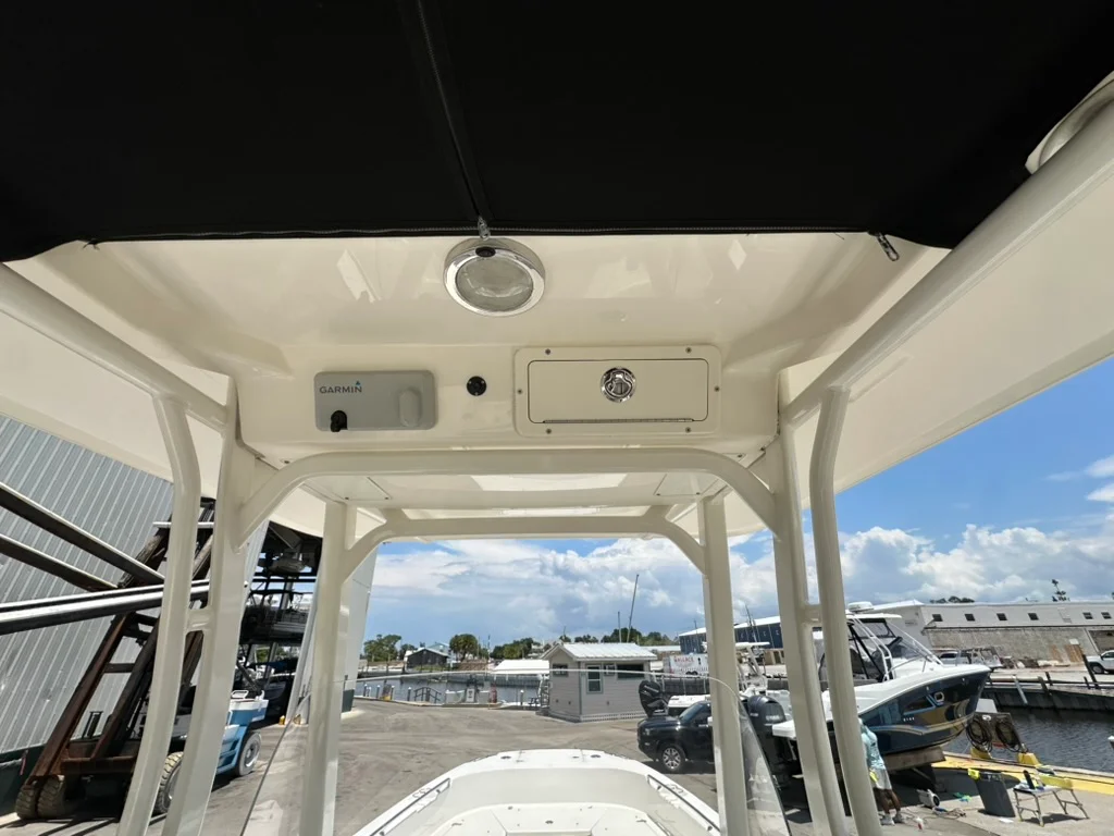 2015 Boston Whaler DAUNTLESS 270 Image Thumbnail #9