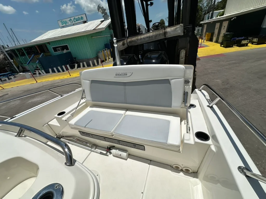 2015 Boston Whaler DAUNTLESS 270 Image Thumbnail #21