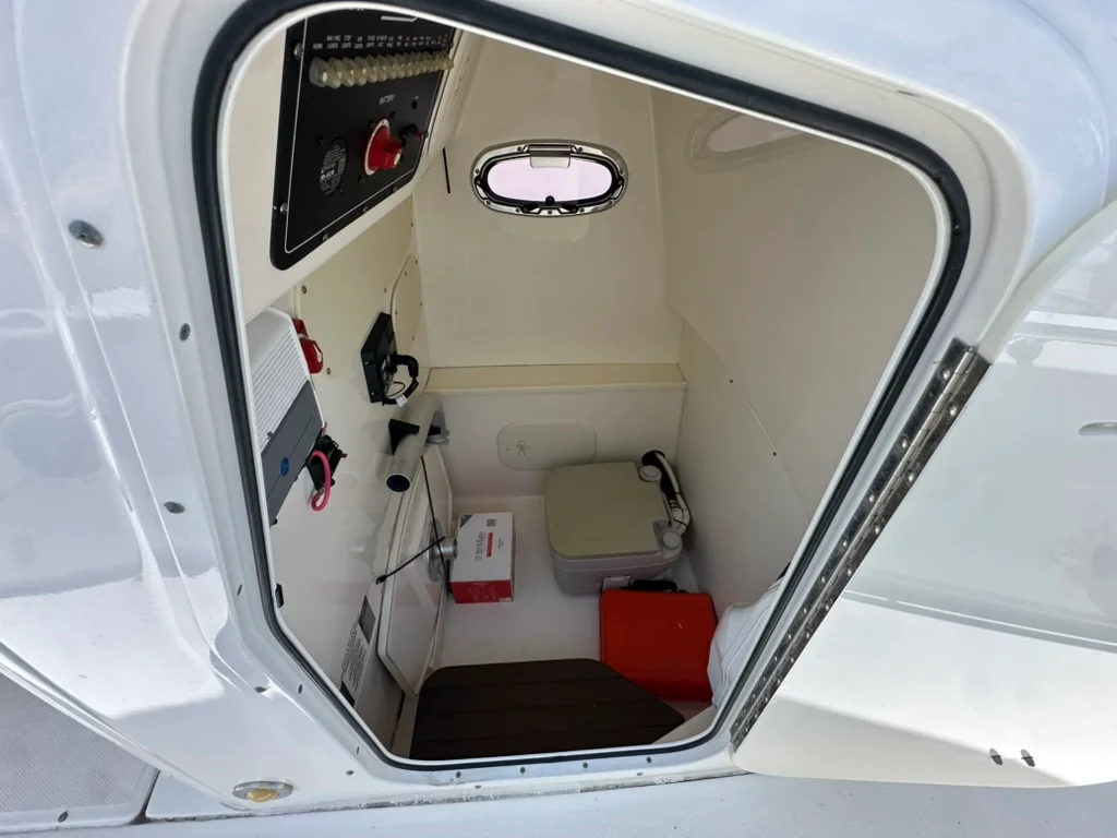 2015 Boston Whaler DAUNTLESS 270 Image Thumbnail #19