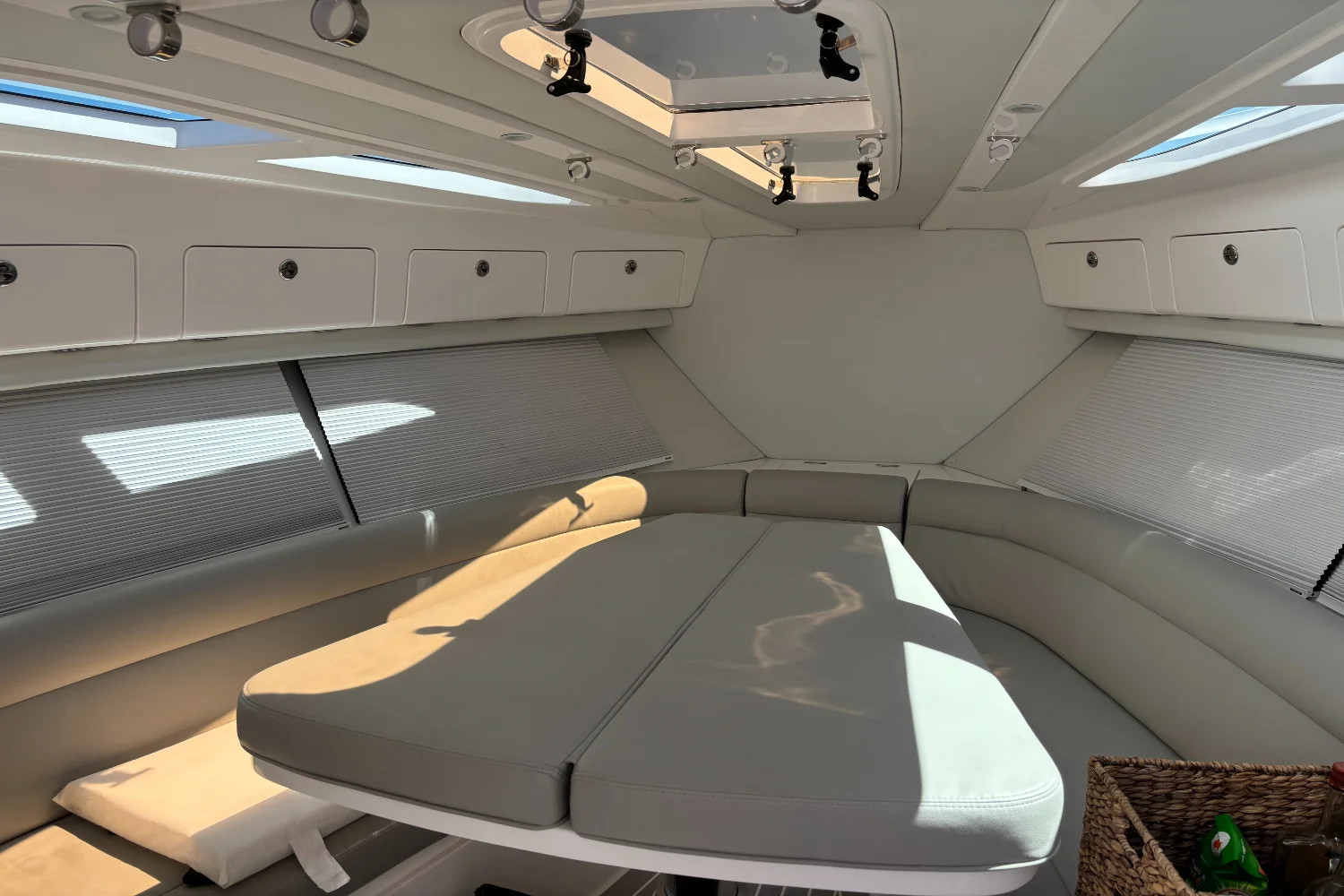 2021 Intrepid 409 Valor Image Thumbnail #9