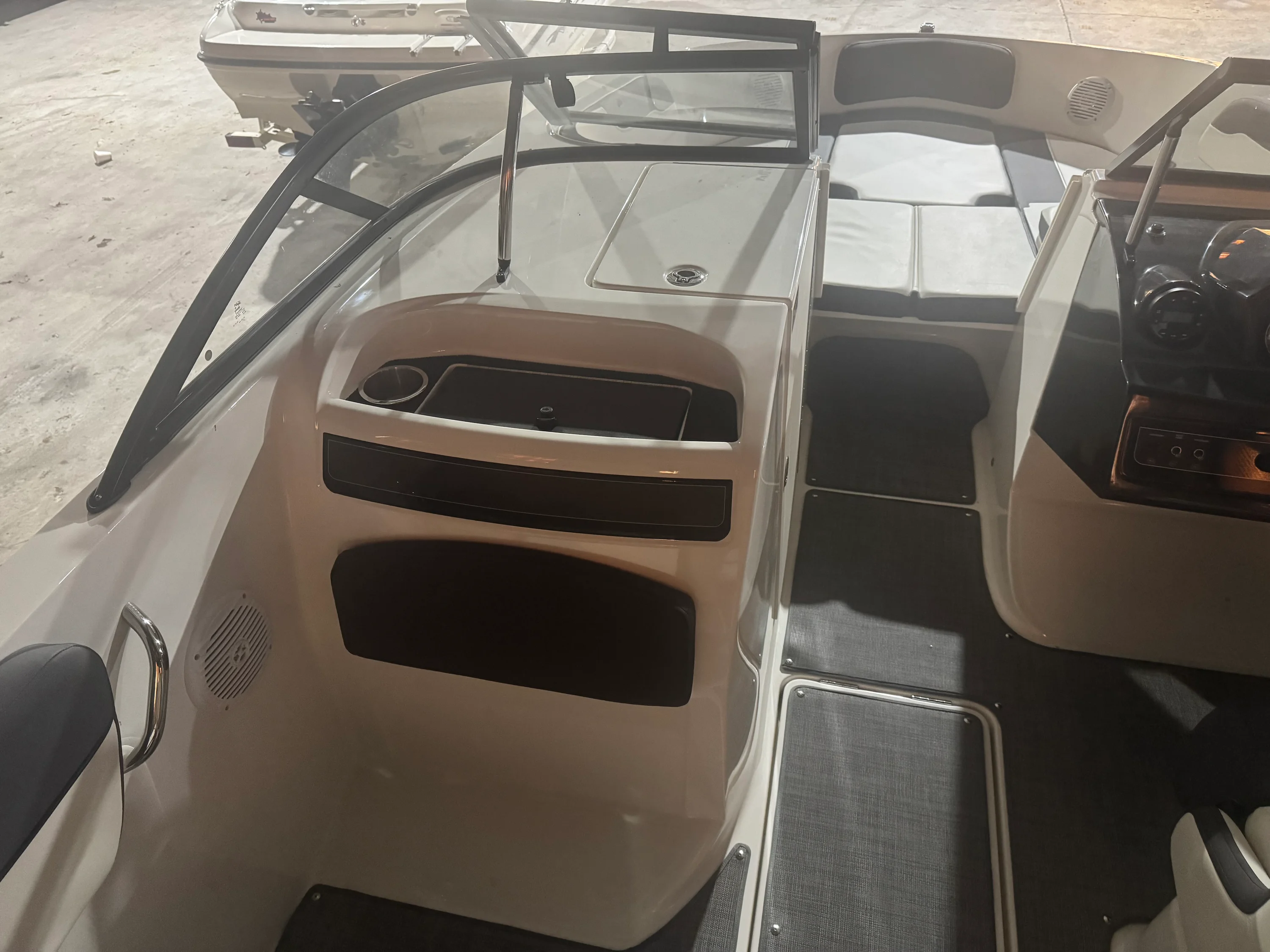 2022 Bayliner VR6 Image Thumbnail #11