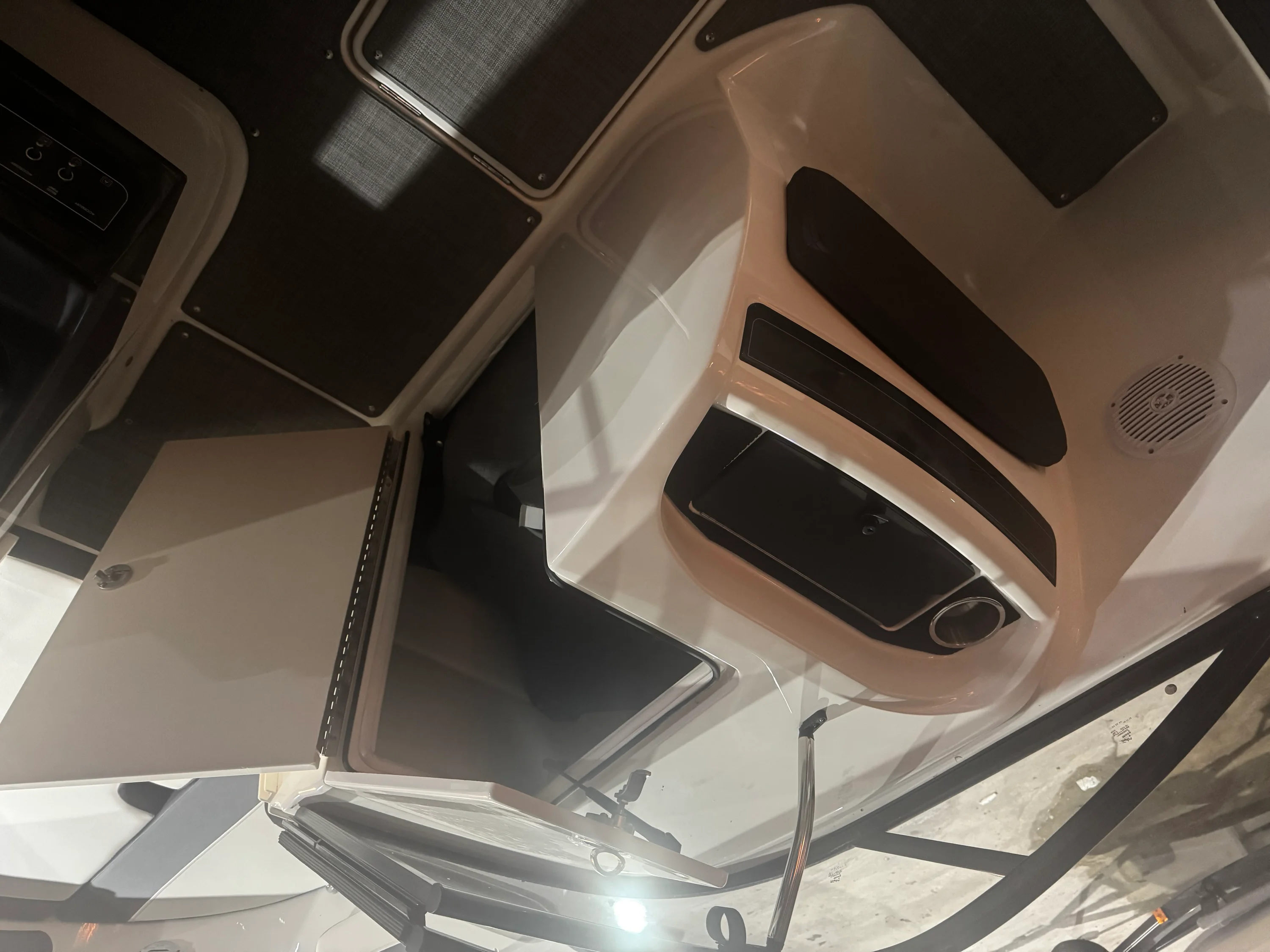 2022 Bayliner VR6 Image Thumbnail #13