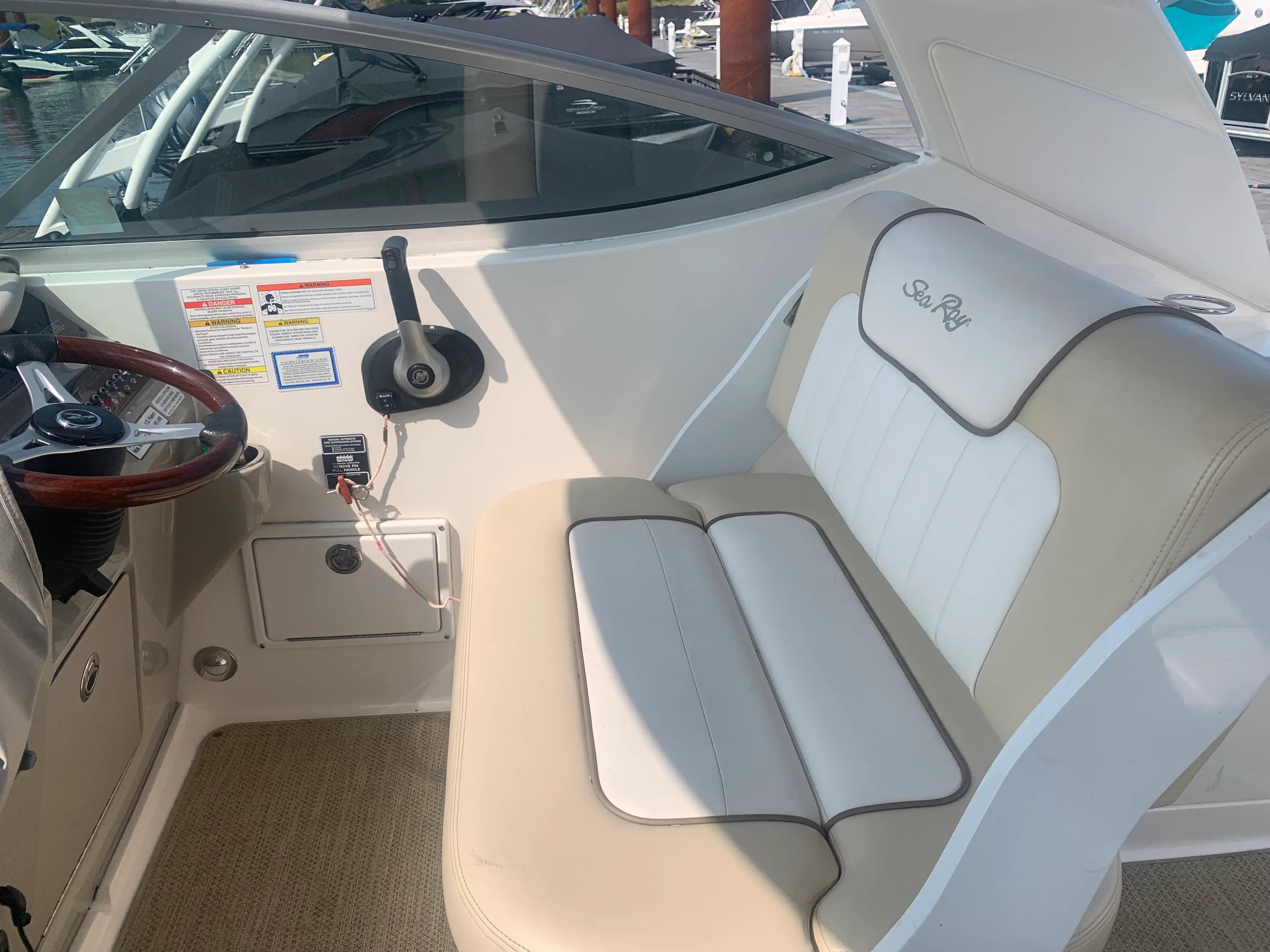 2012 Sea Ray 260 SUNDANCER Image Thumbnail #8