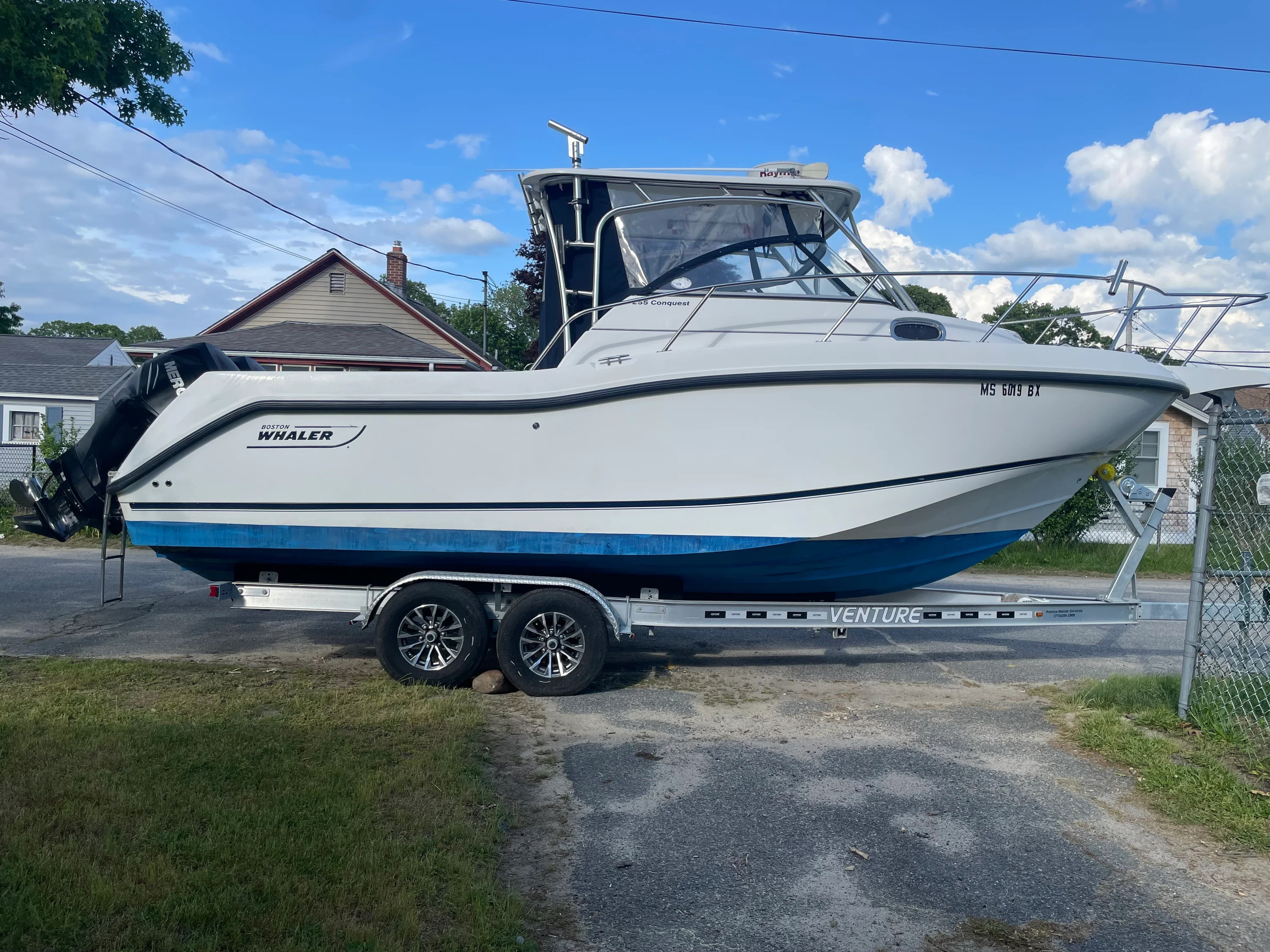 2009 Boston Whaler 255 CONQUEST Image Thumbnail #0