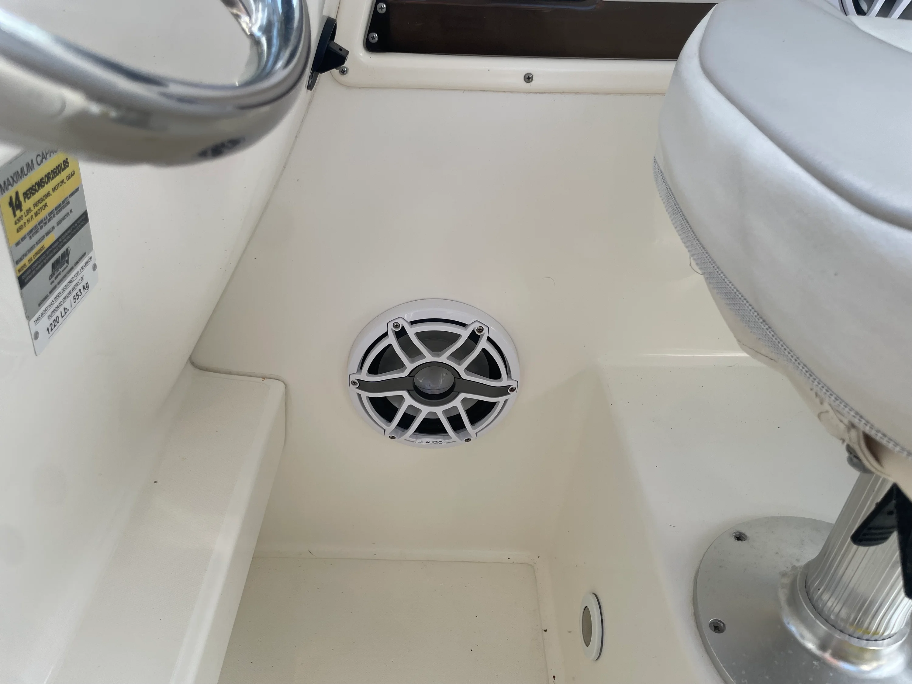 2009 Boston Whaler 255 CONQUEST Image Thumbnail #17