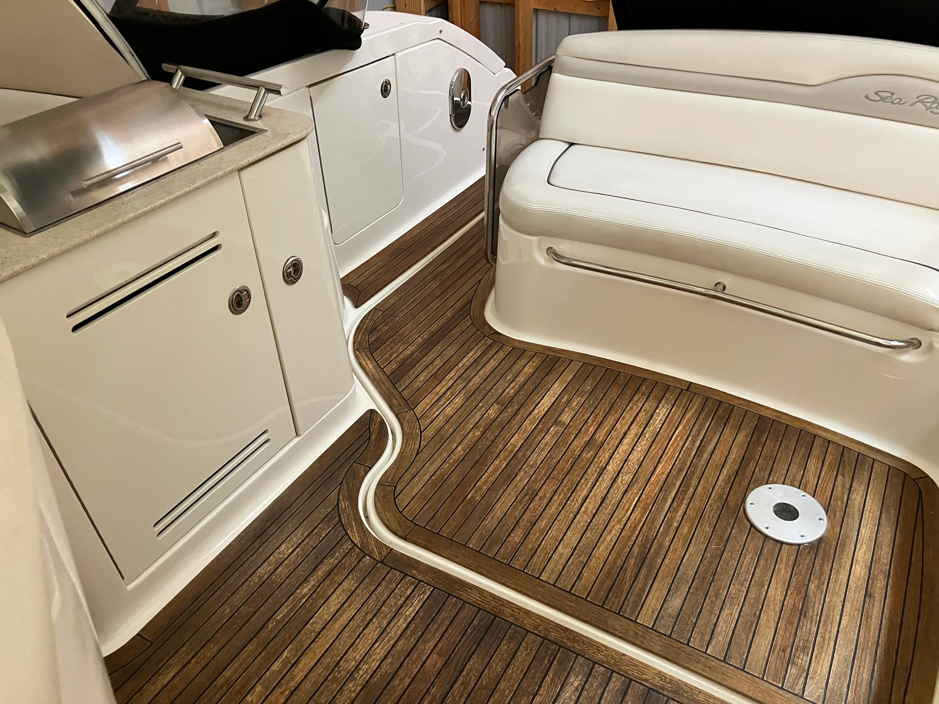 2011 Sea Ray 370 SUNDANCER Image Thumbnail #13