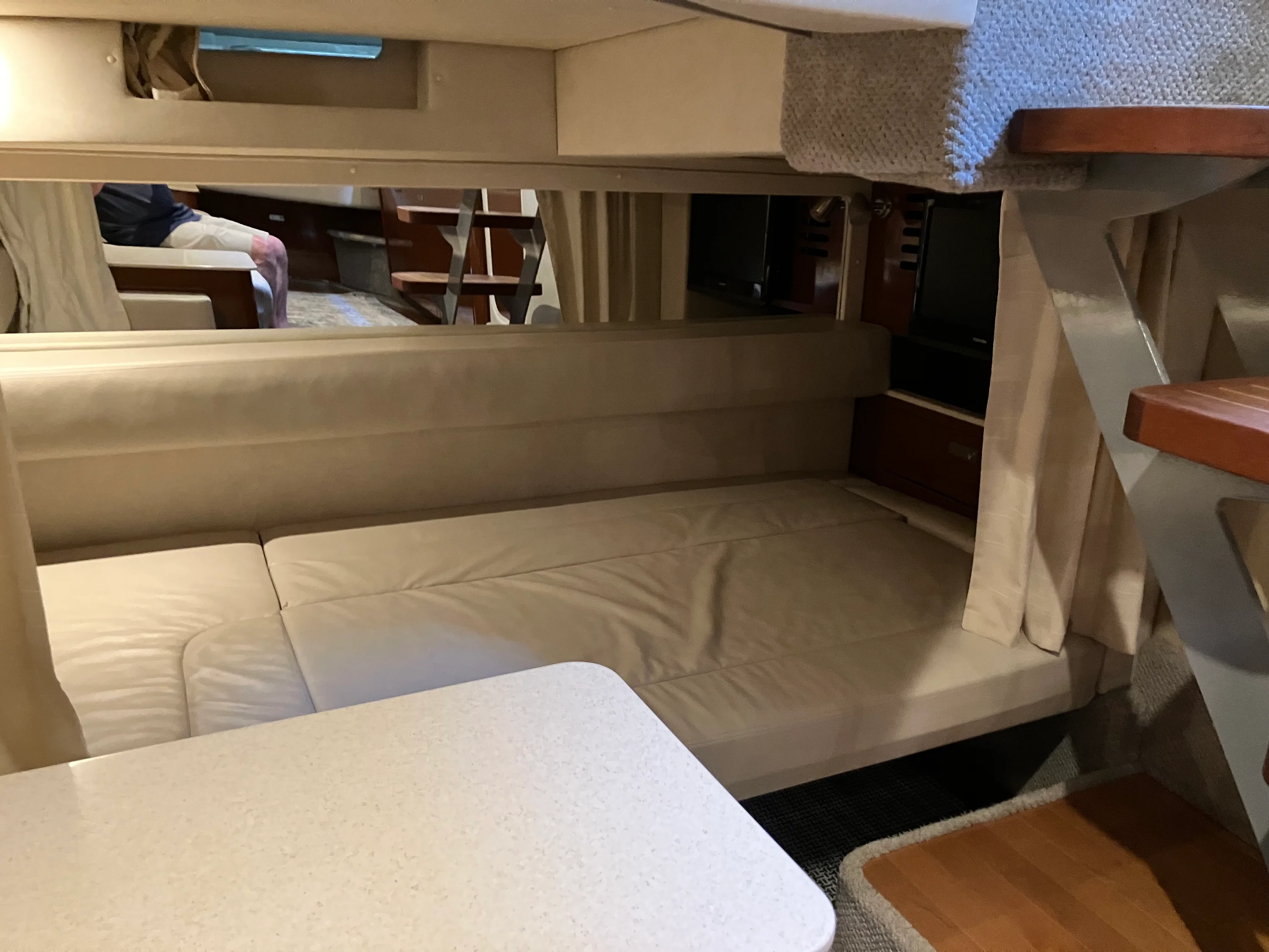 2011 Sea Ray 370 SUNDANCER Image Thumbnail #35