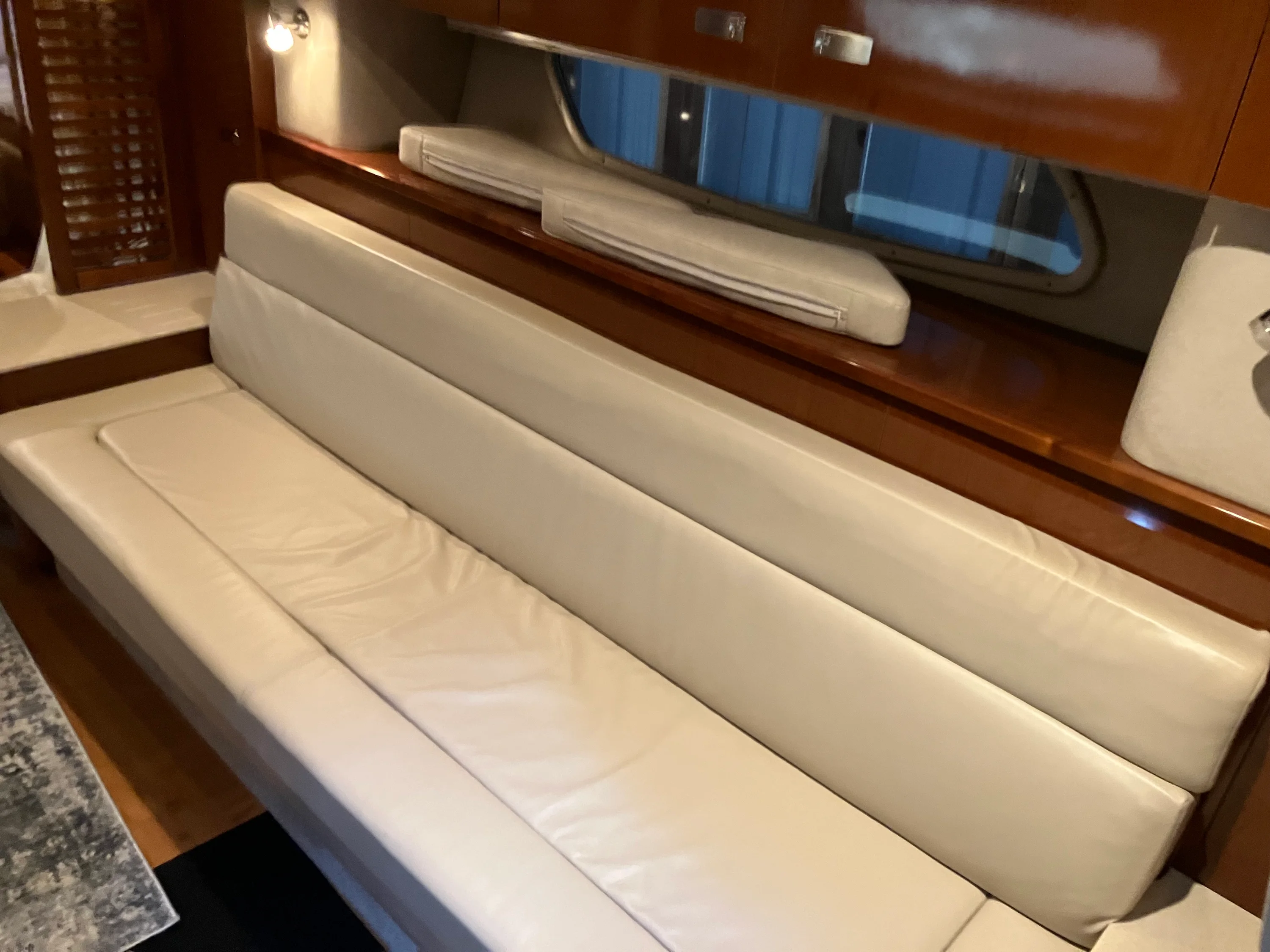 2011 Sea Ray 370 SUNDANCER Image Thumbnail #29