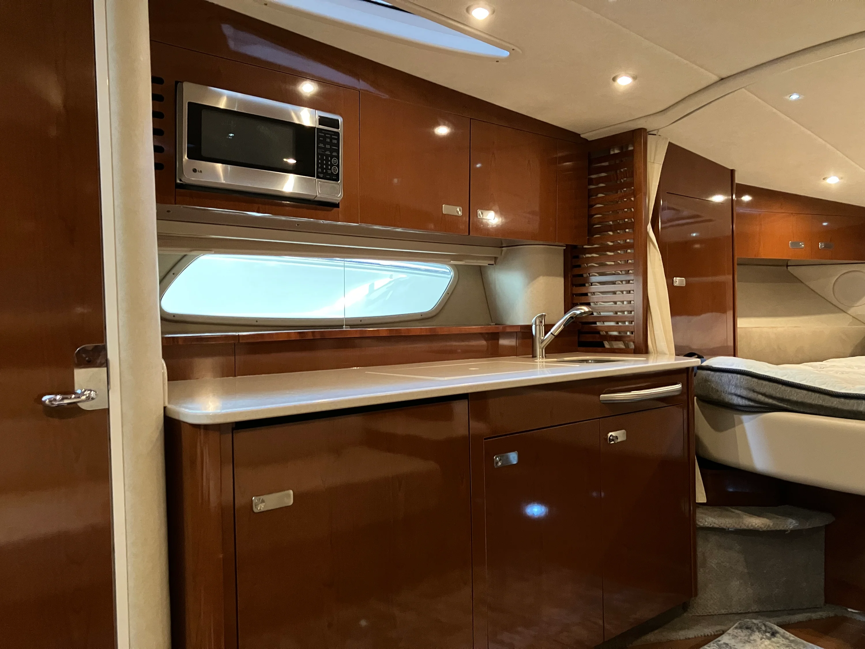 2011 Sea Ray 370 SUNDANCER Image Thumbnail #42