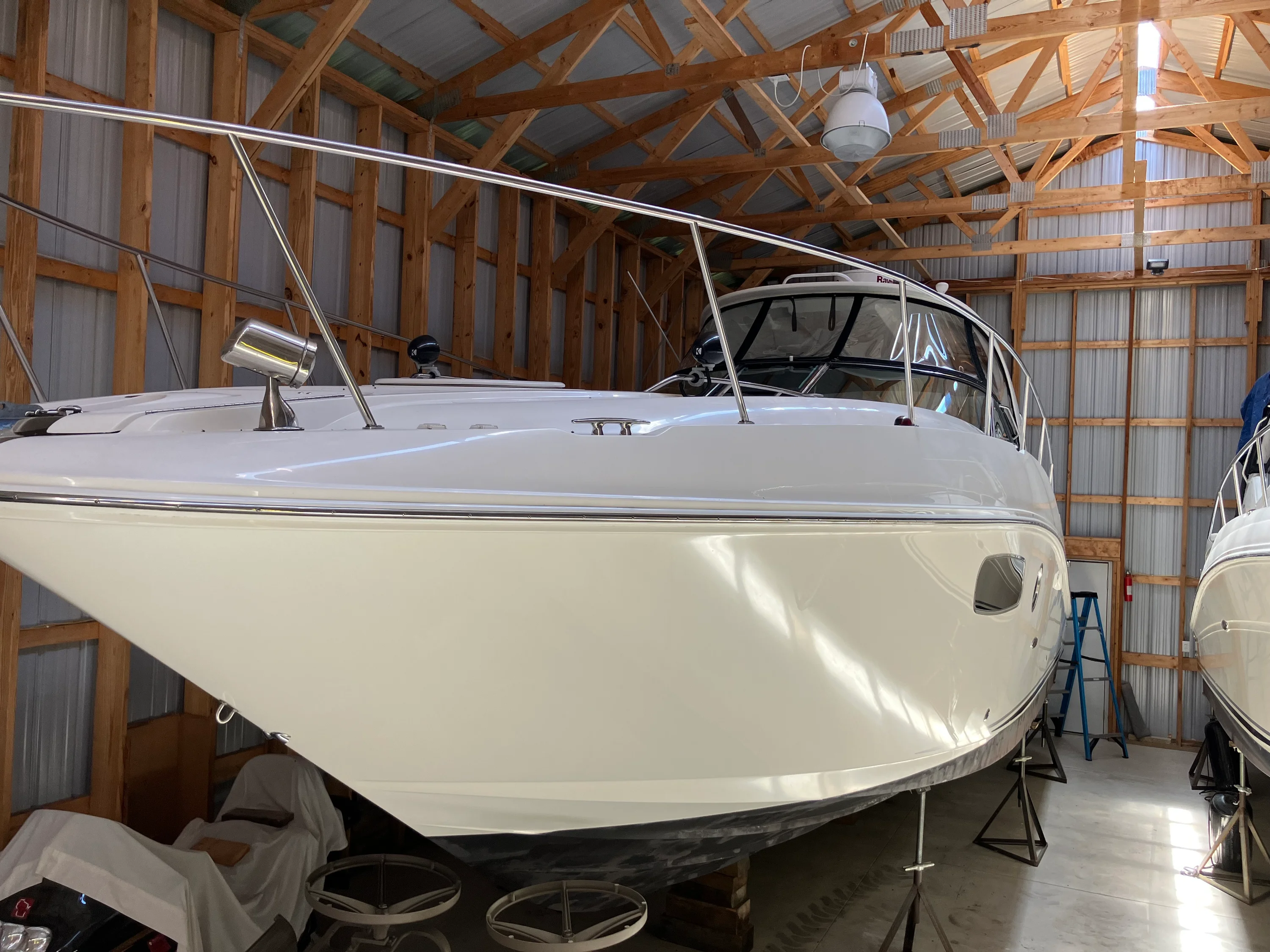 2011 Sea Ray 370 SUNDANCER Image Thumbnail #2