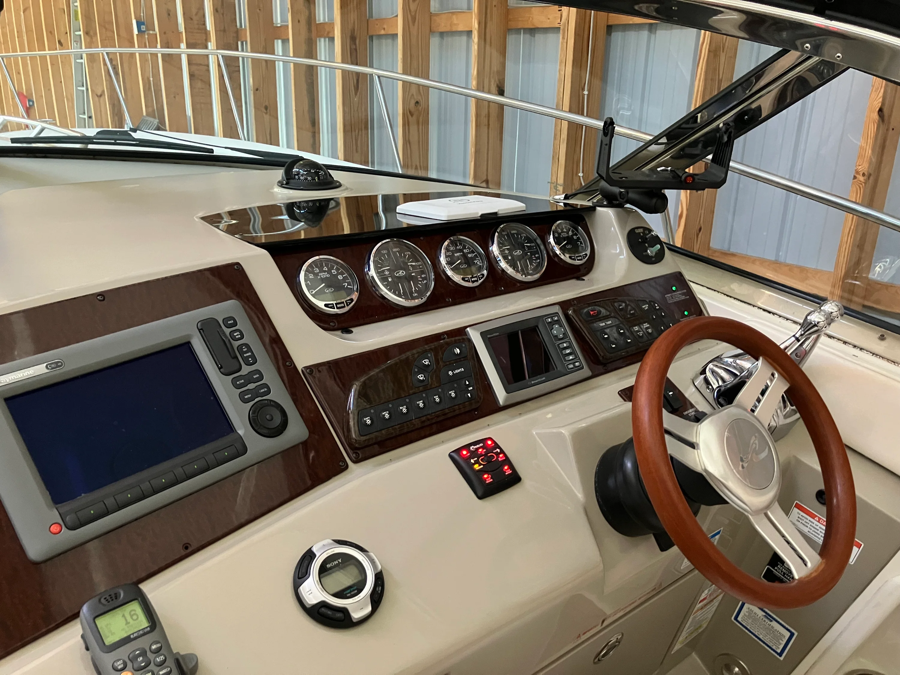 2011 Sea Ray 370 SUNDANCER Image Thumbnail #27