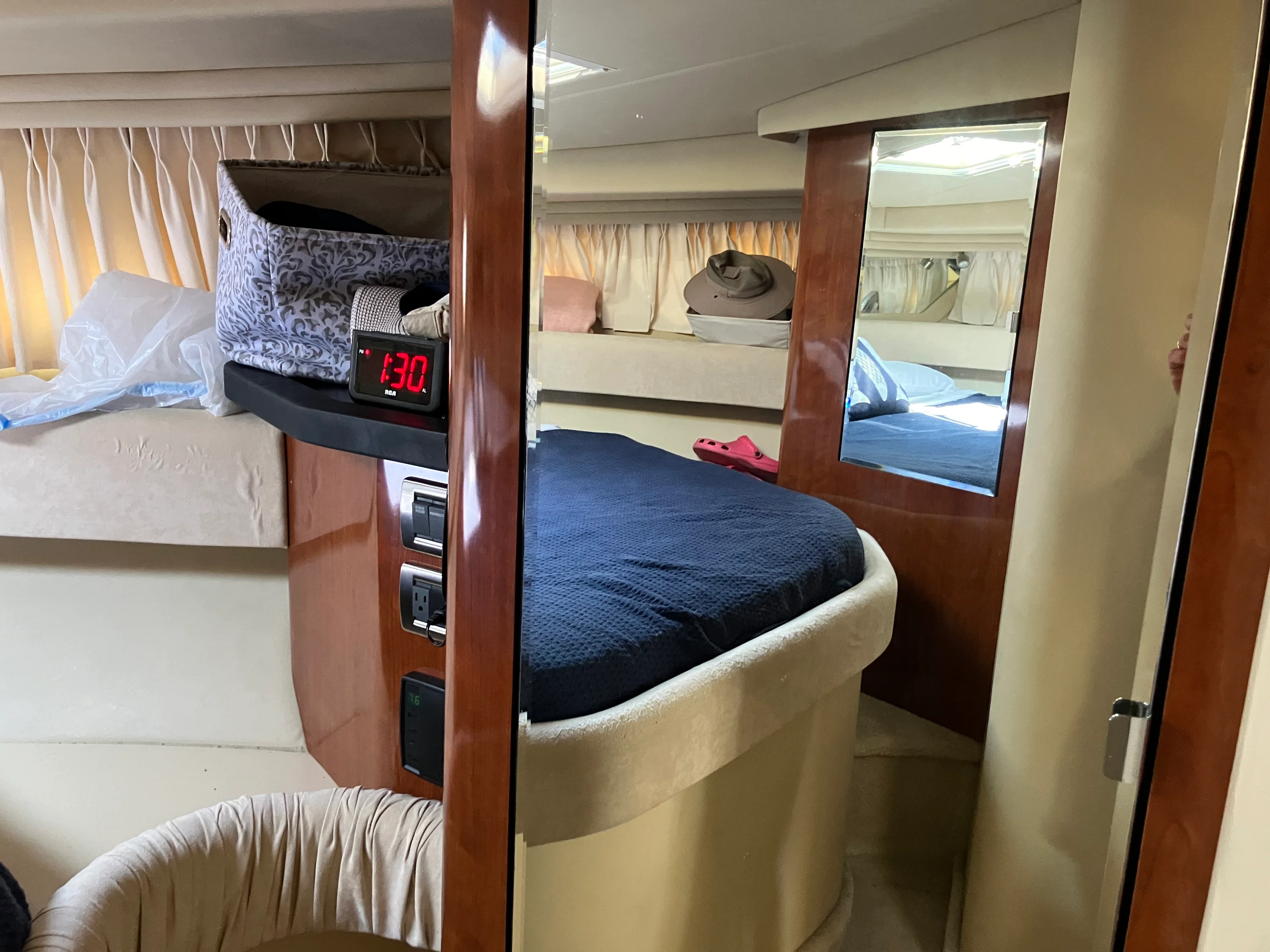 2004 Sea Ray 380 Sundancer Image Thumbnail #13