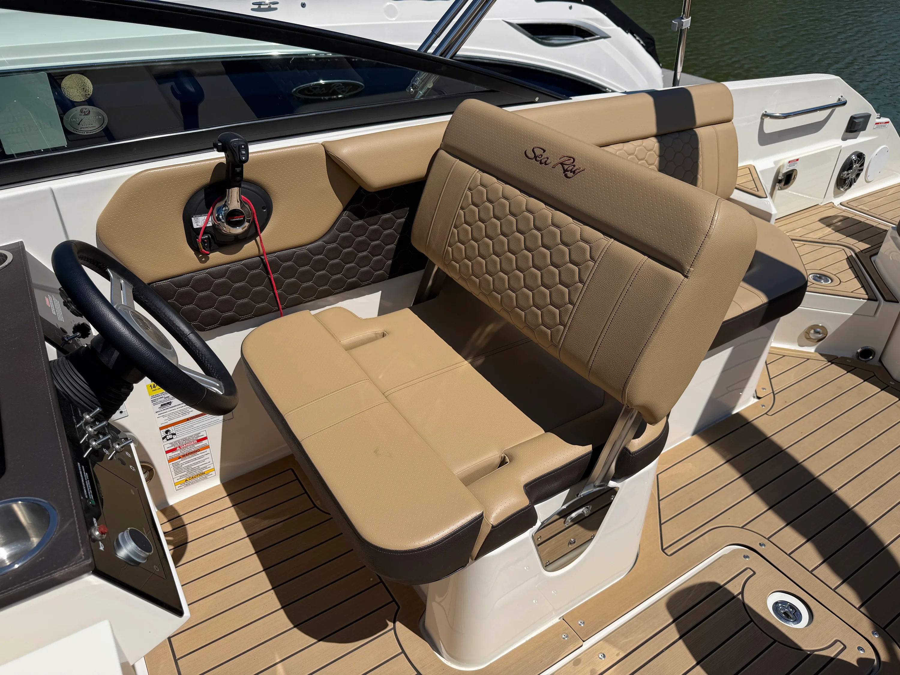 2021 Sea Ray 250 SDX Image Thumbnail #14