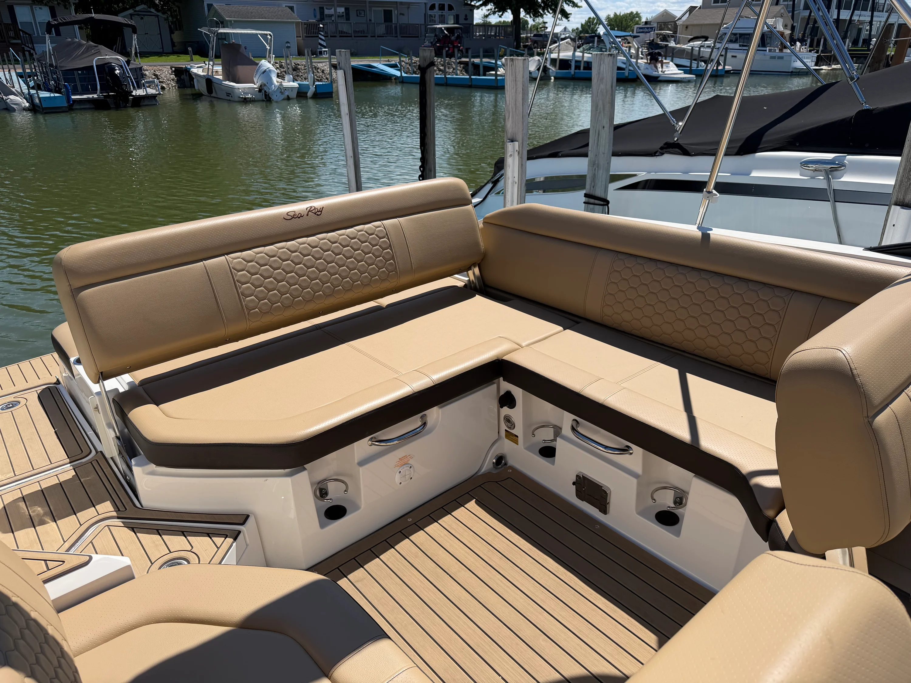 2021 Sea Ray 250 SDX Image Thumbnail #9