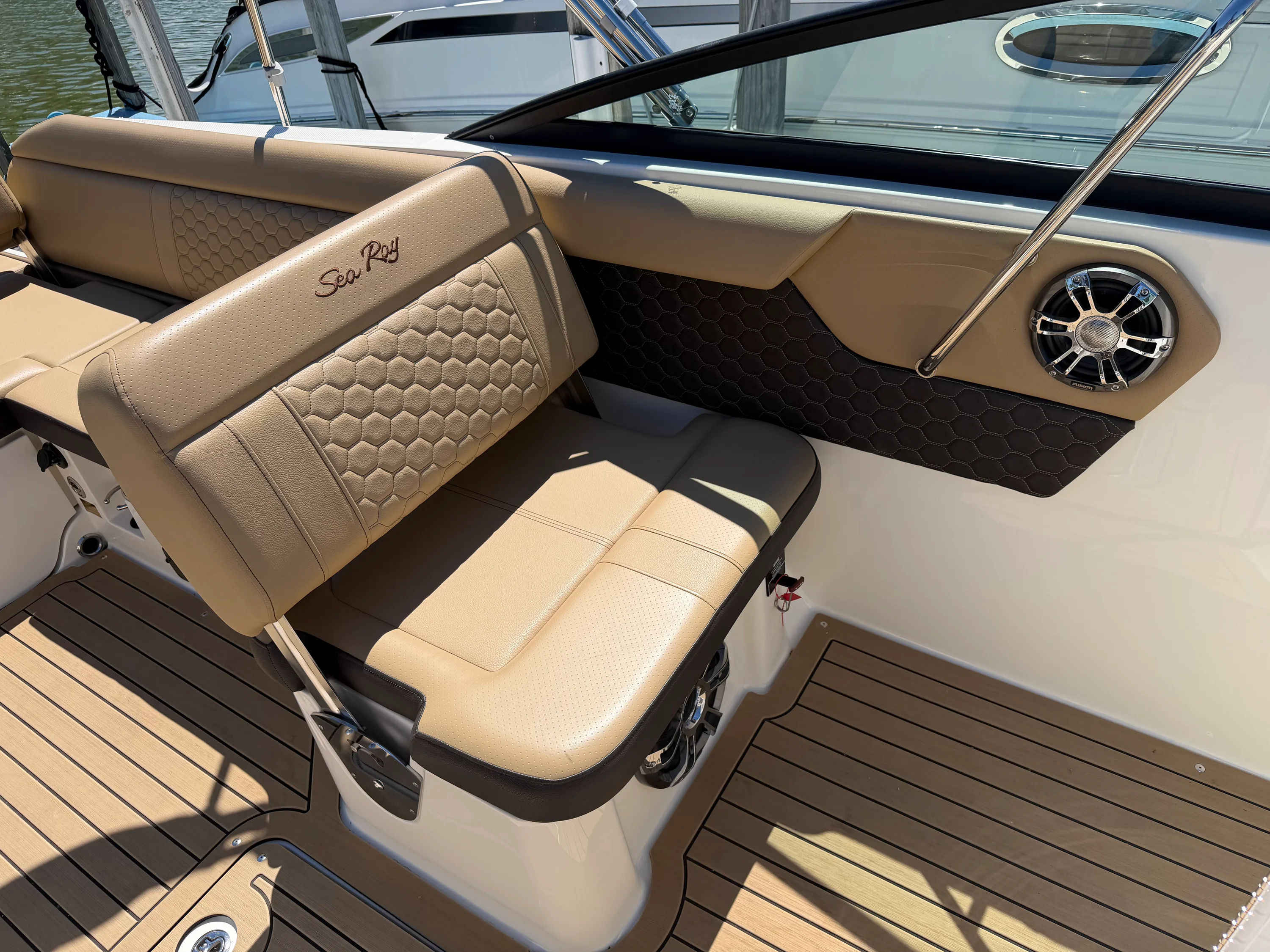 2021 Sea Ray 250 SDX Image Thumbnail #13