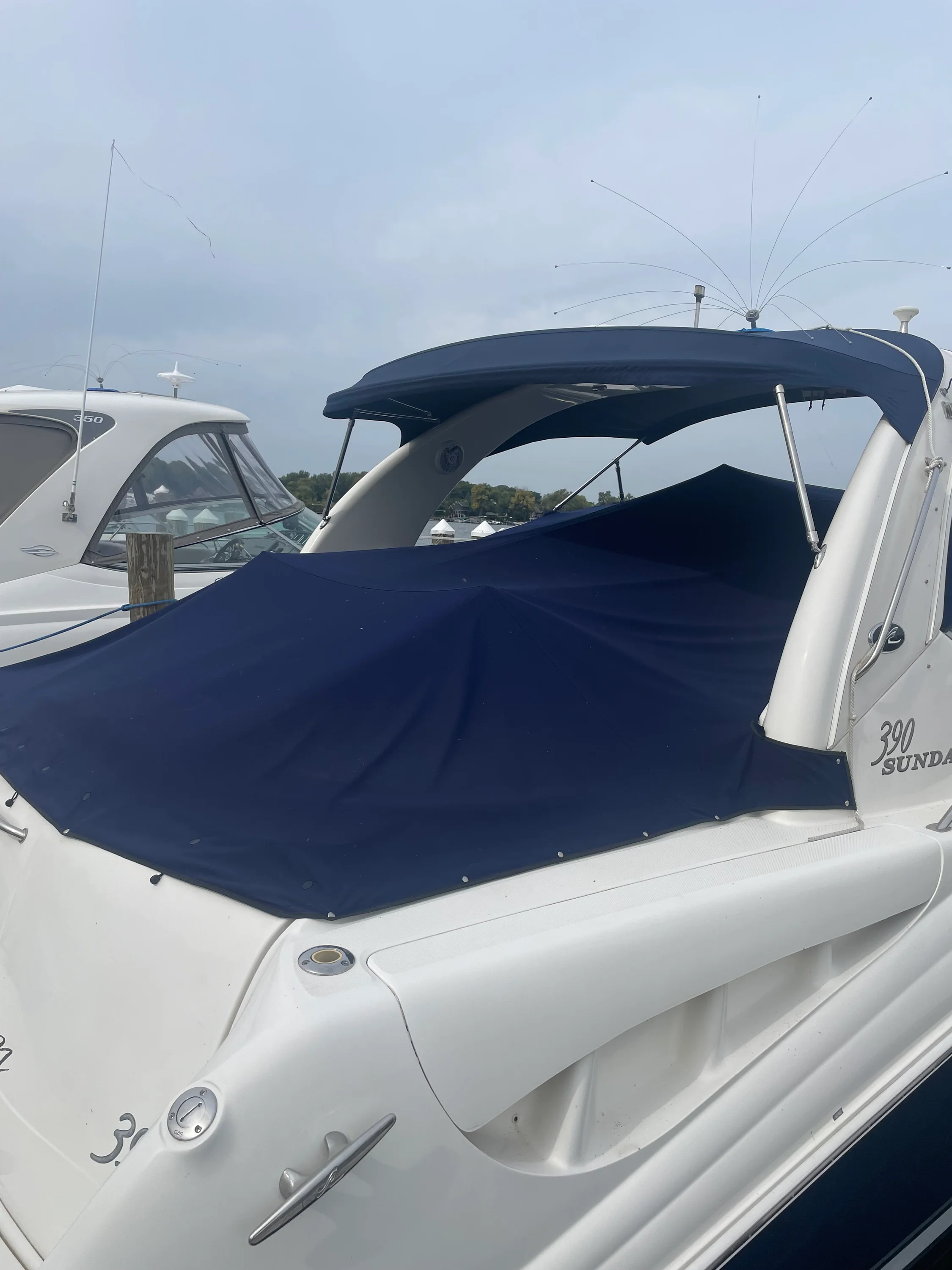 2005 Sea Ray 390 DA Image Thumbnail #3