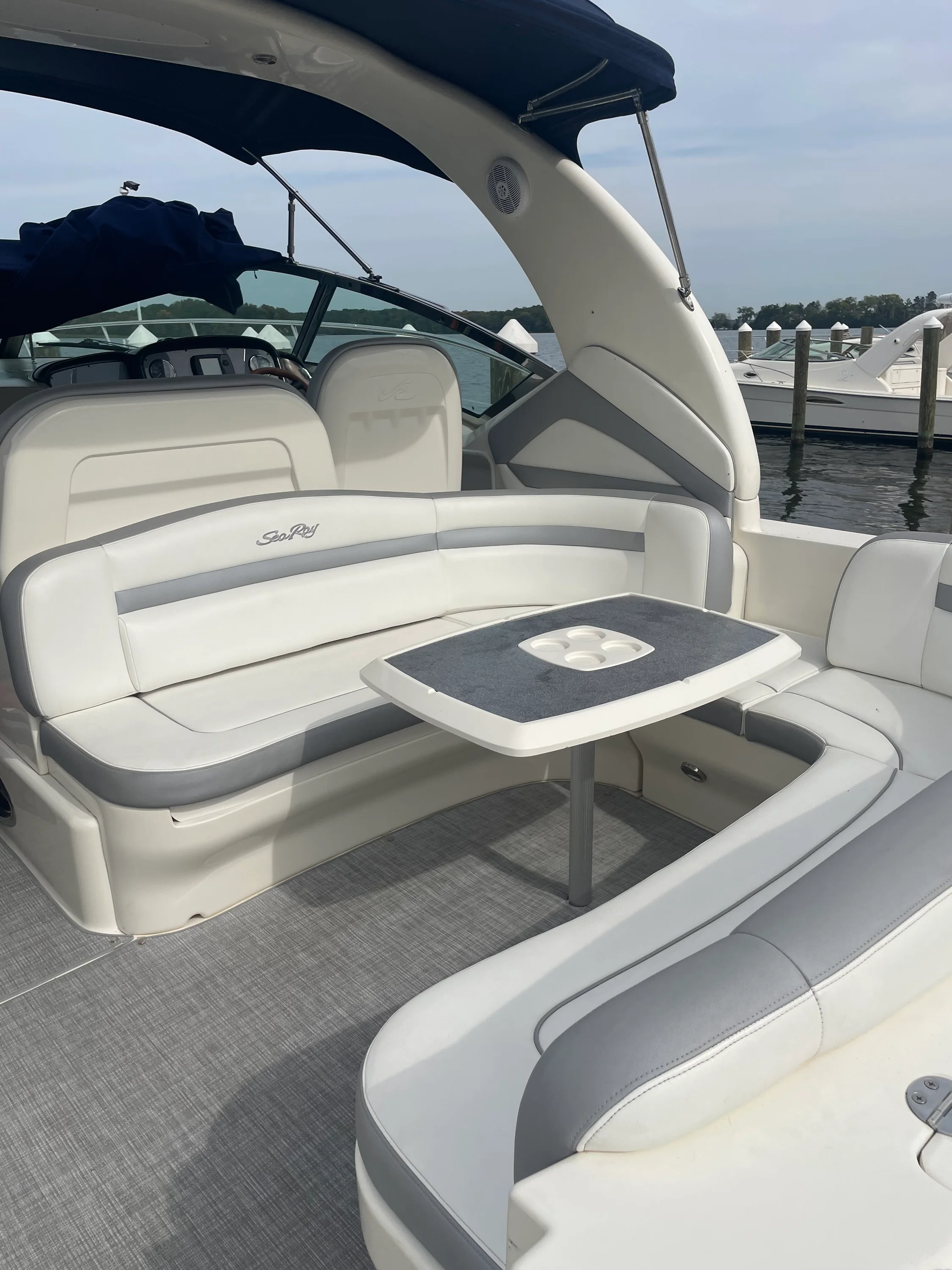 2005 Sea Ray 390 DA Image Thumbnail #8
