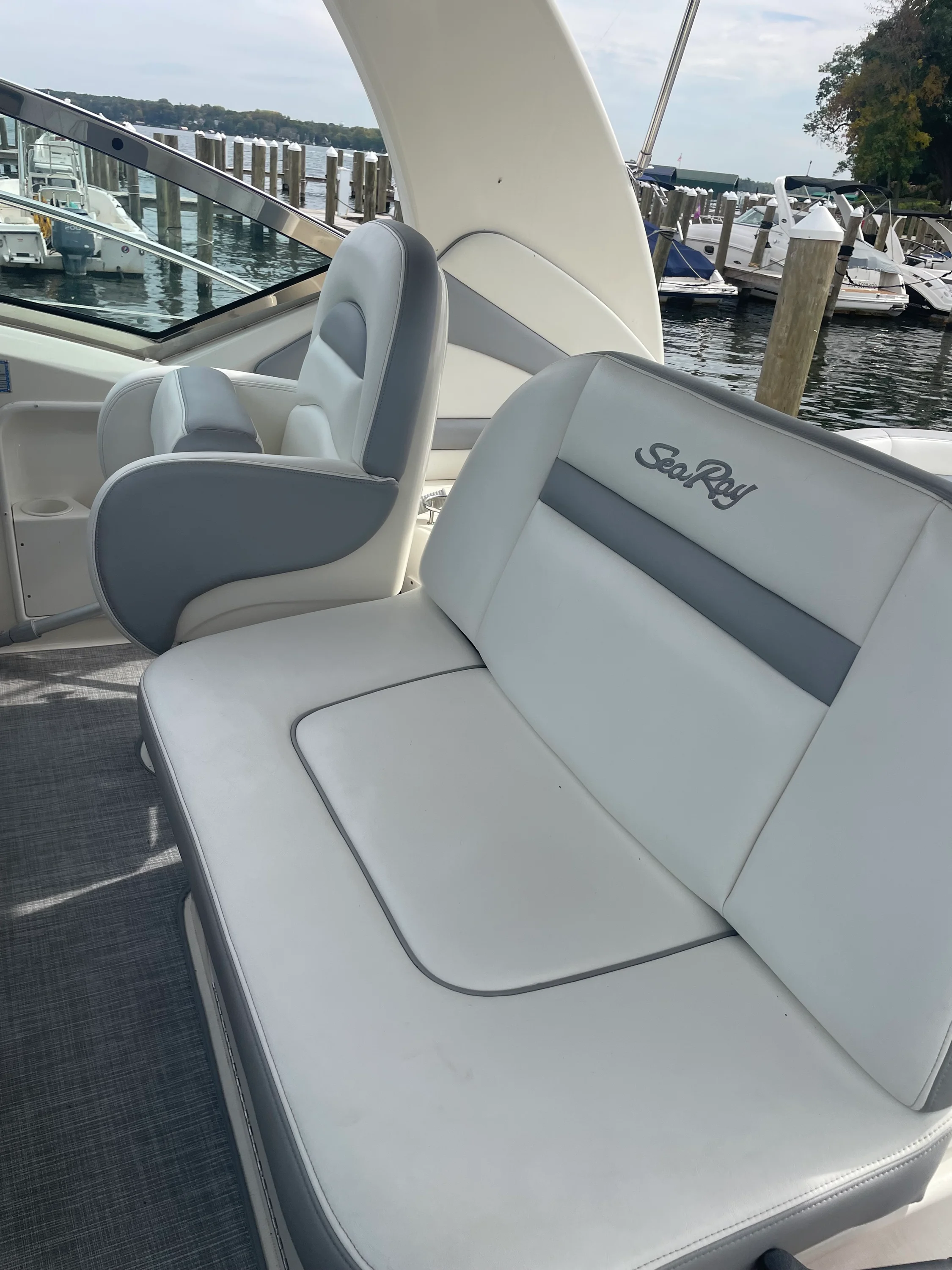2005 Sea Ray 390 DA Image Thumbnail #6