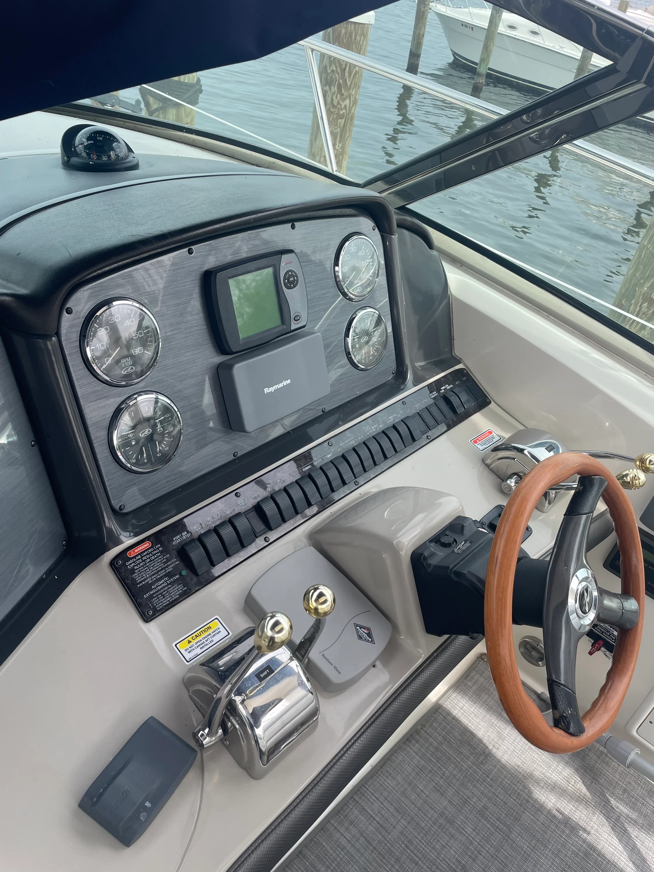 2005 Sea Ray 390 DA Image Thumbnail #5
