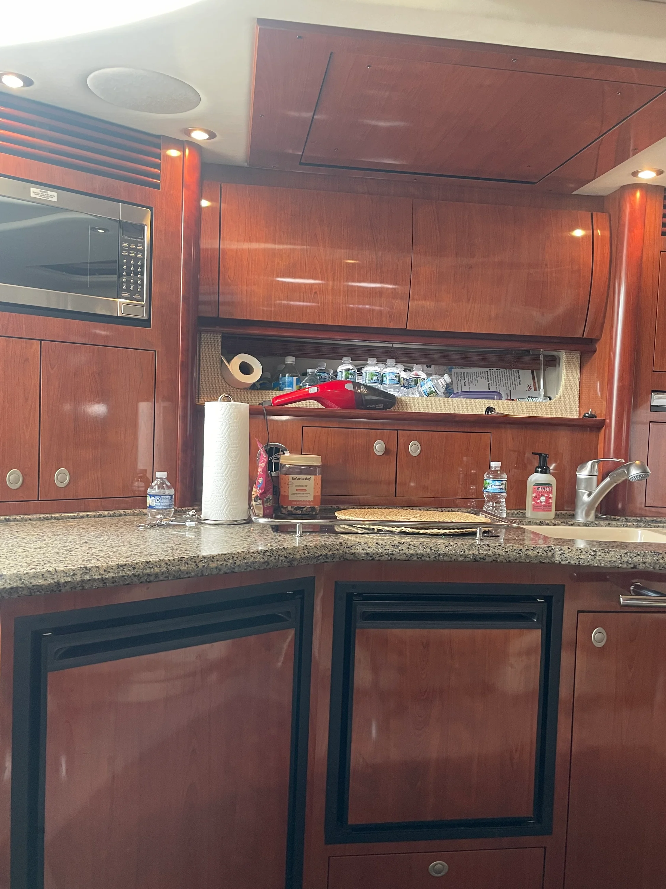 2005 Sea Ray 390 DA Image Thumbnail #10