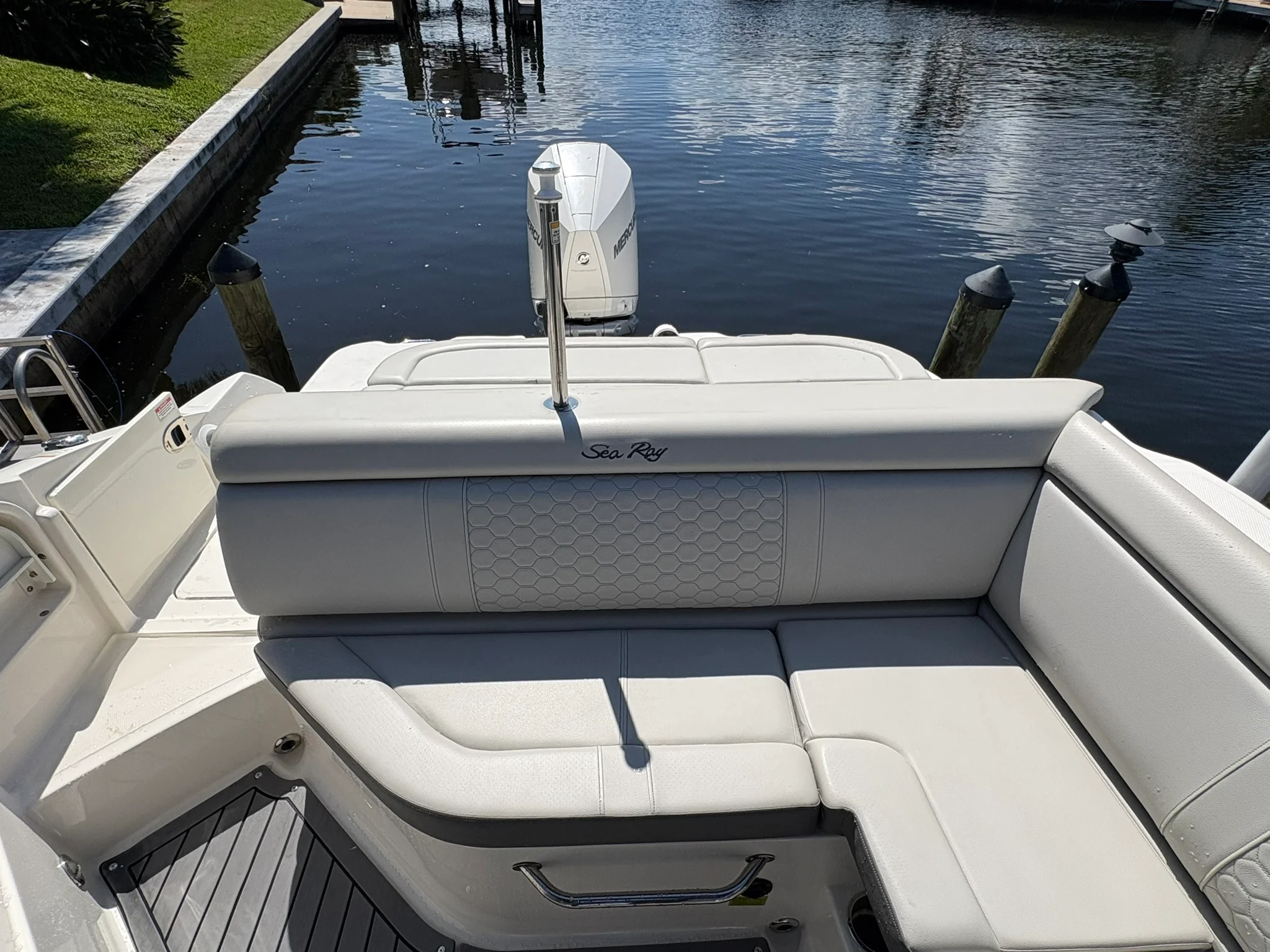 2020 Sea Ray SDX 270 OUTBOARD Image Thumbnail #16