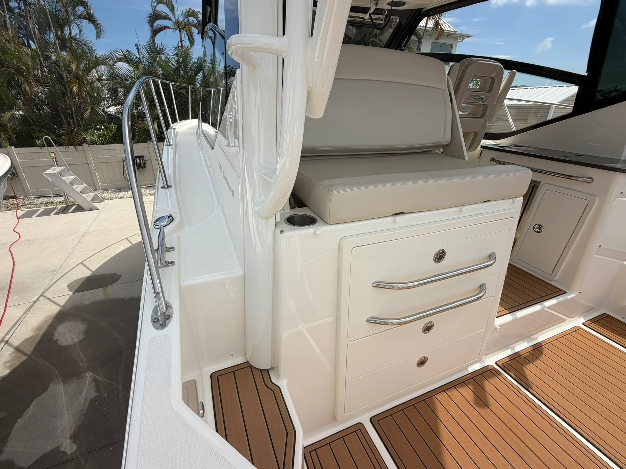 2023 Boston Whaler 325 CONQUEST Image Thumbnail #25