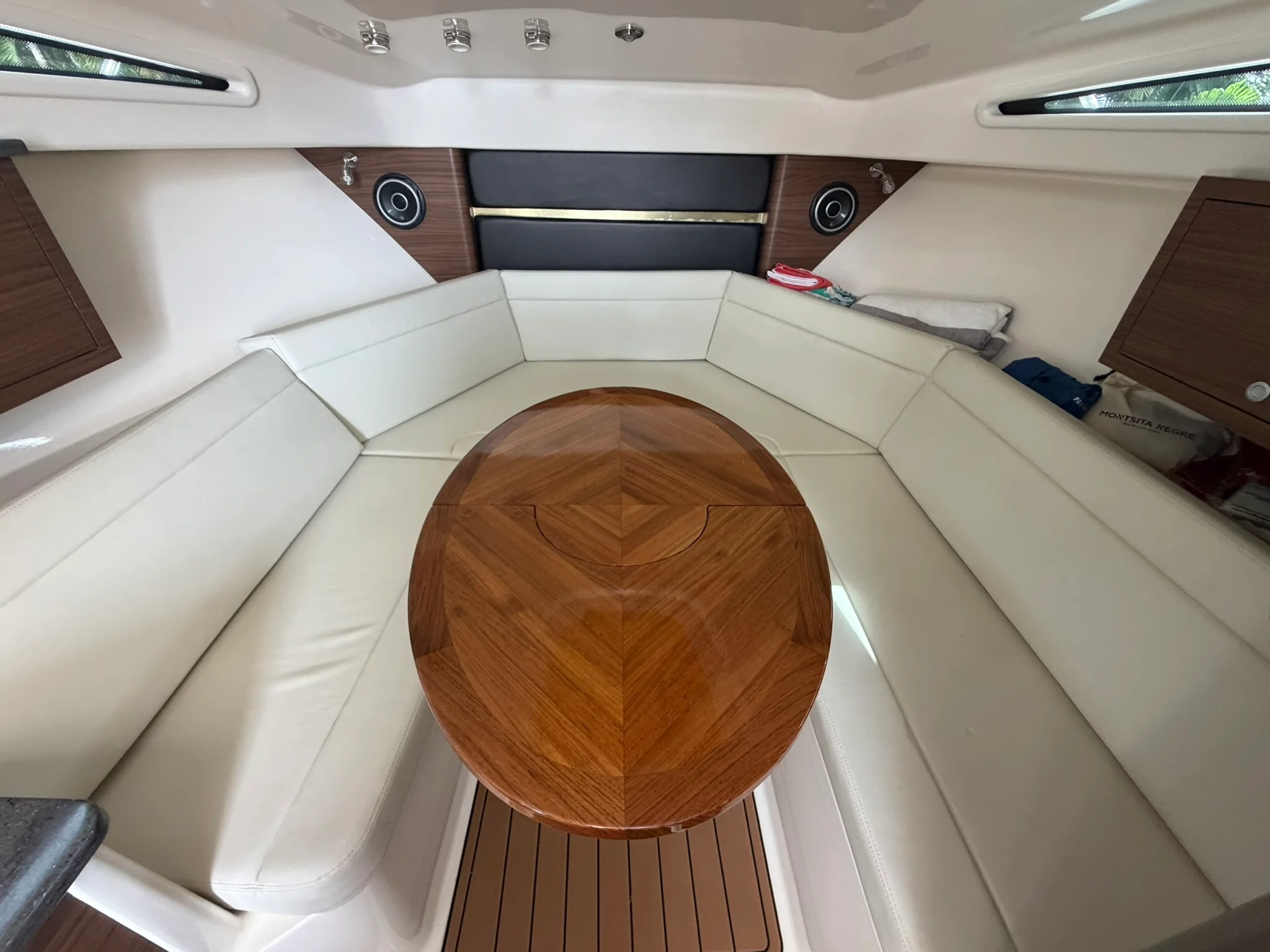 2023 Boston Whaler 325 CONQUEST Image Thumbnail #43