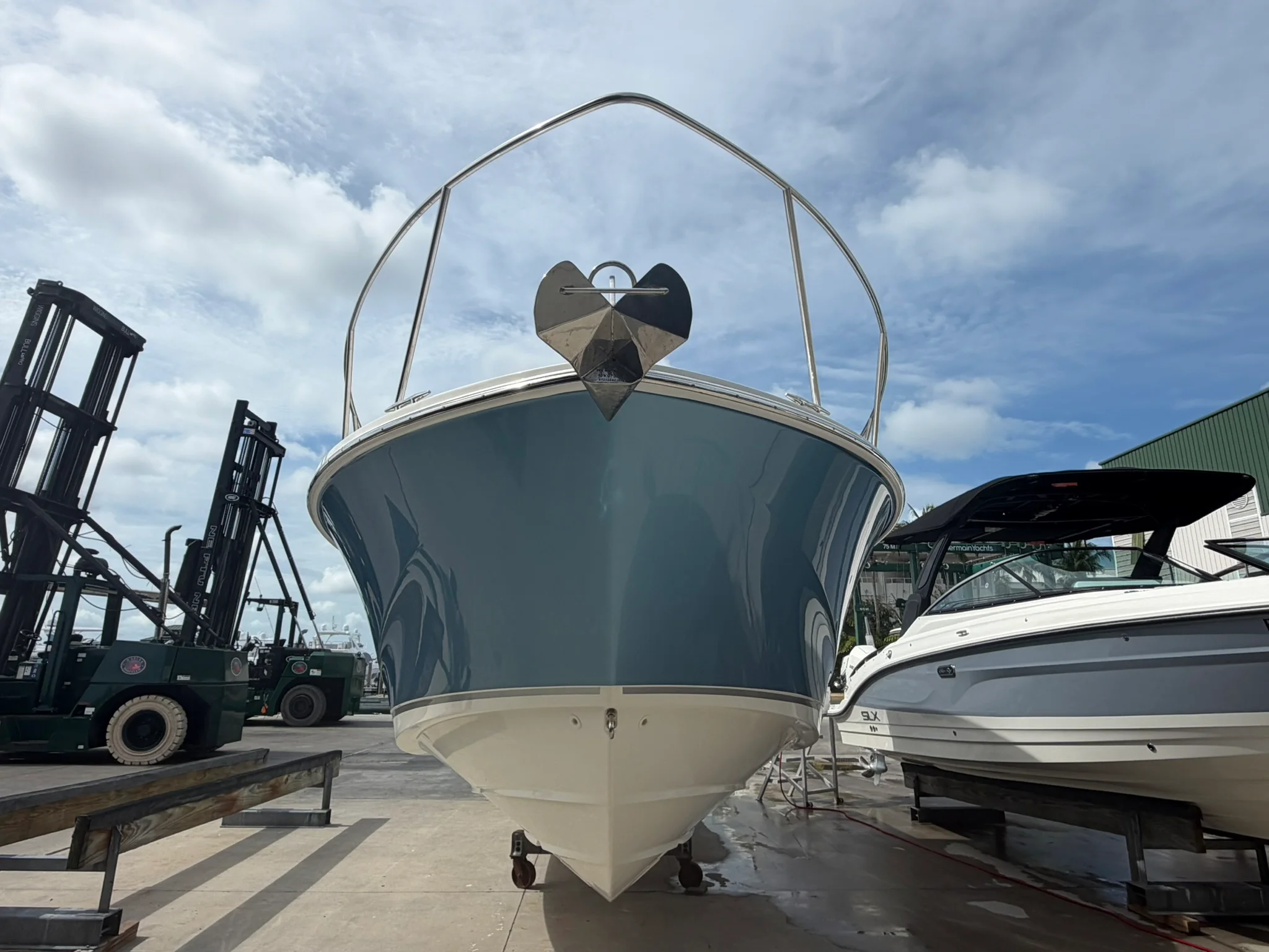 2023 Boston Whaler 325 CONQUEST Image Thumbnail #1