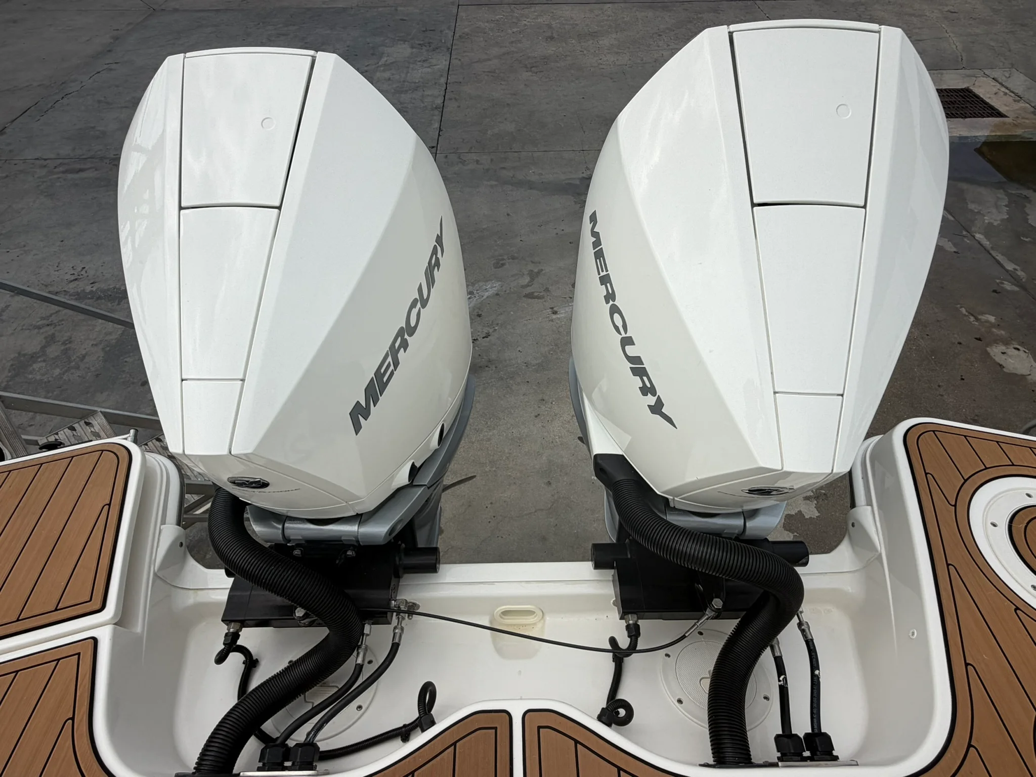 2023 Boston Whaler 325 CONQUEST Image Thumbnail #8