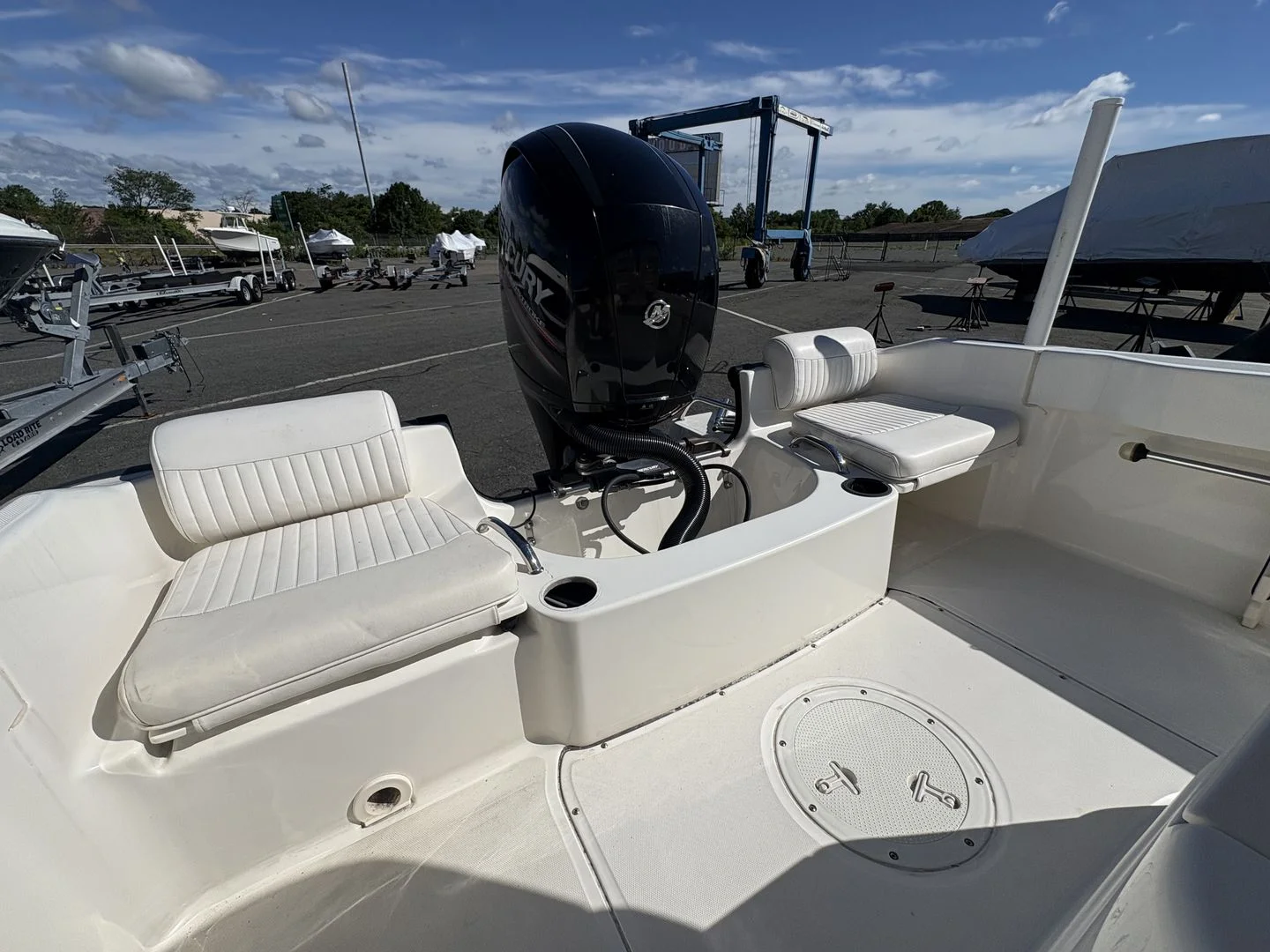 2017 Boston Whaler 190 OUTRAGE Image Thumbnail #9