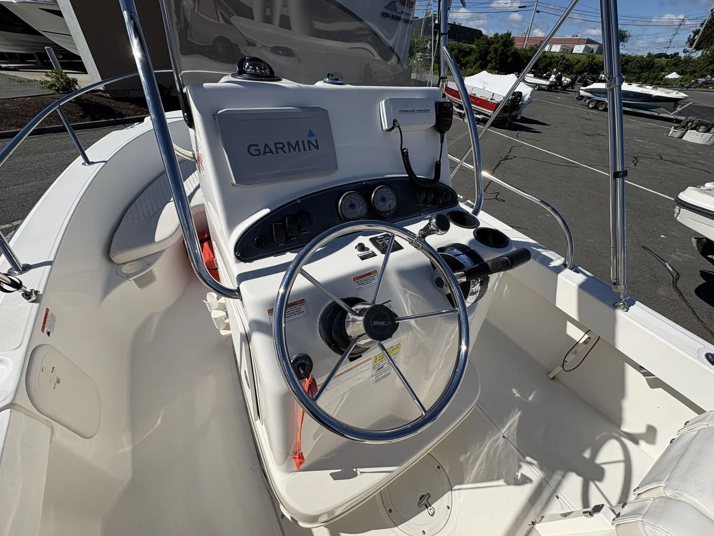 2017 Boston Whaler 190 OUTRAGE Image Thumbnail #4